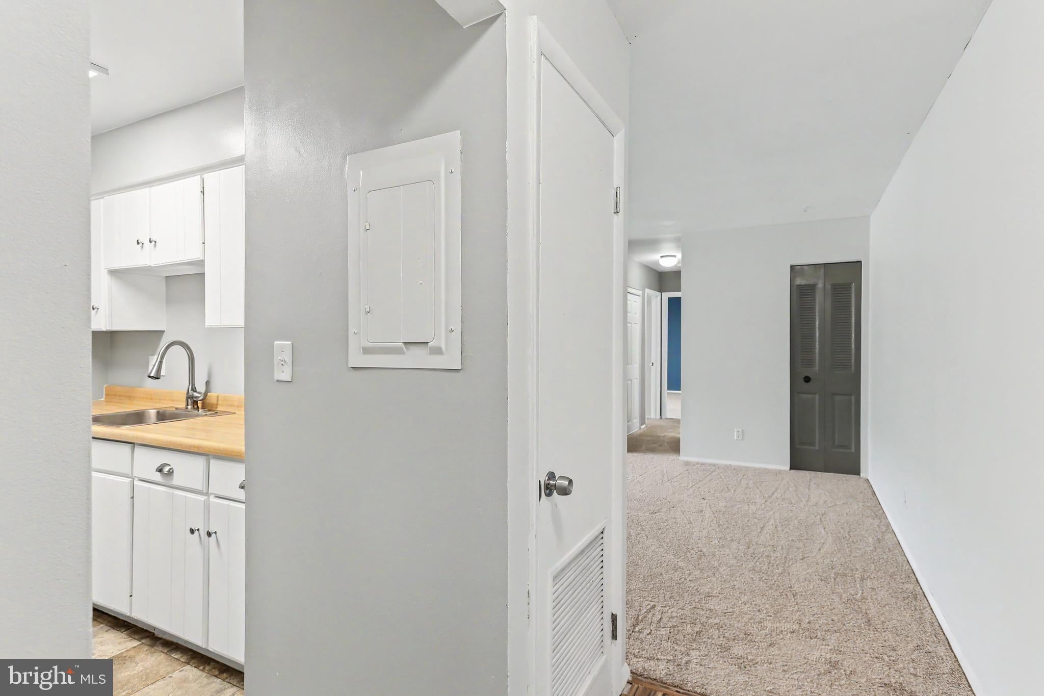 810 CHARLOTTE WAY 301