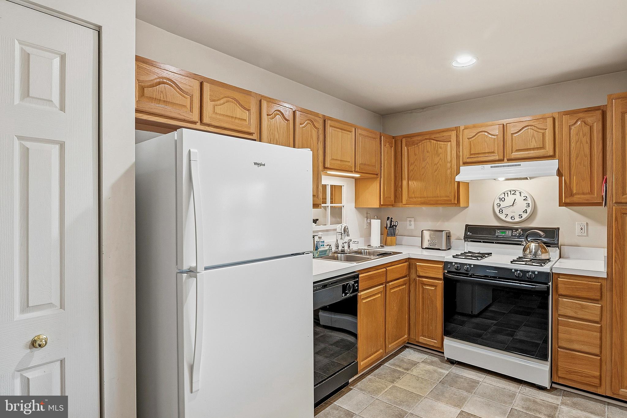 3935 ETTRICK COURT 31
