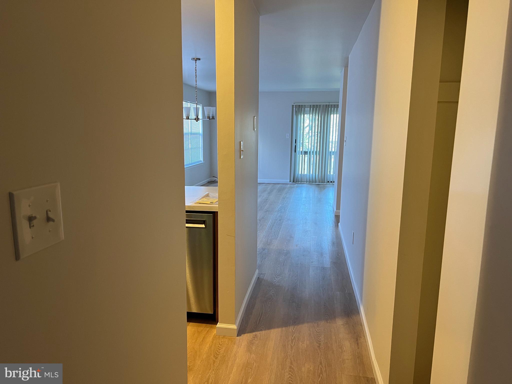 83 W LAUREL AVENUE 1ST FL