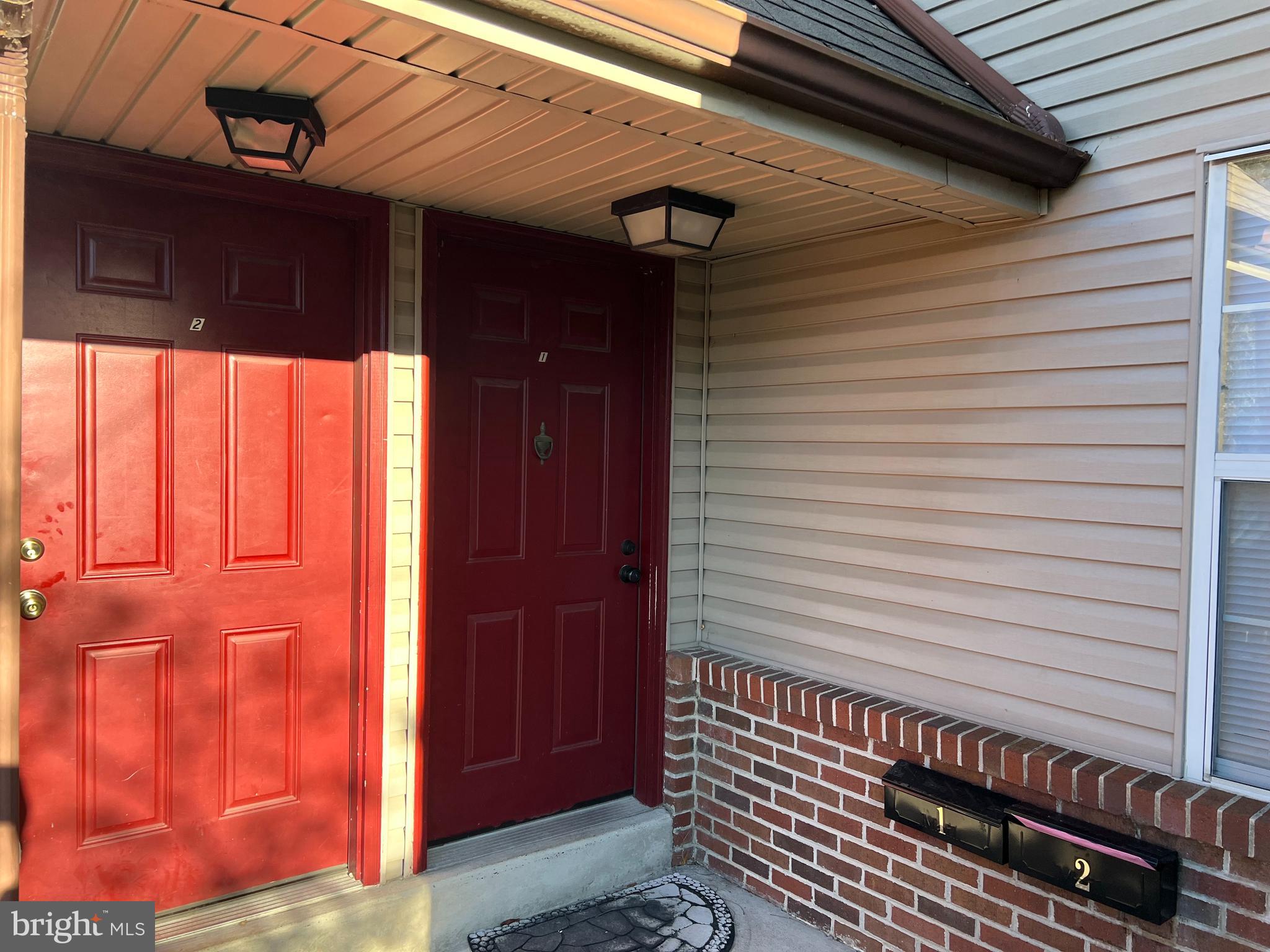 83 W LAUREL AVENUE 1ST FL