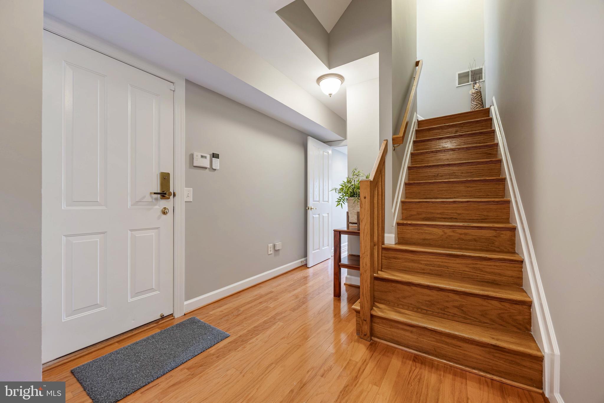 2331 CAMBRIDGE WALK