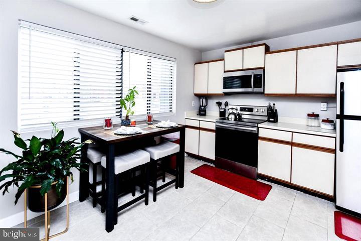 PROPHECY - Residential Lease