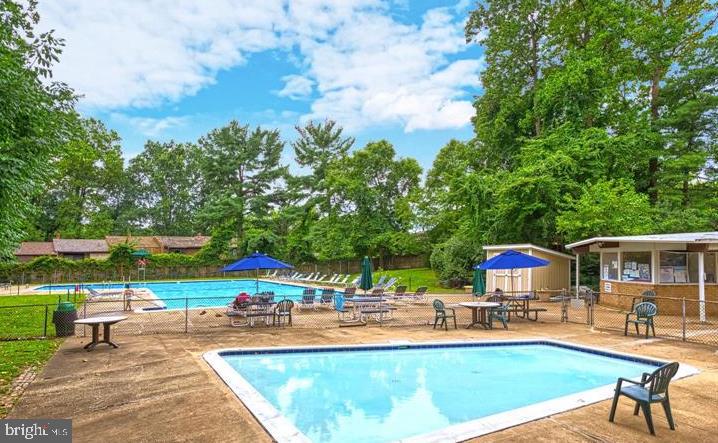 FAIRFAX HERITAGE - Residential