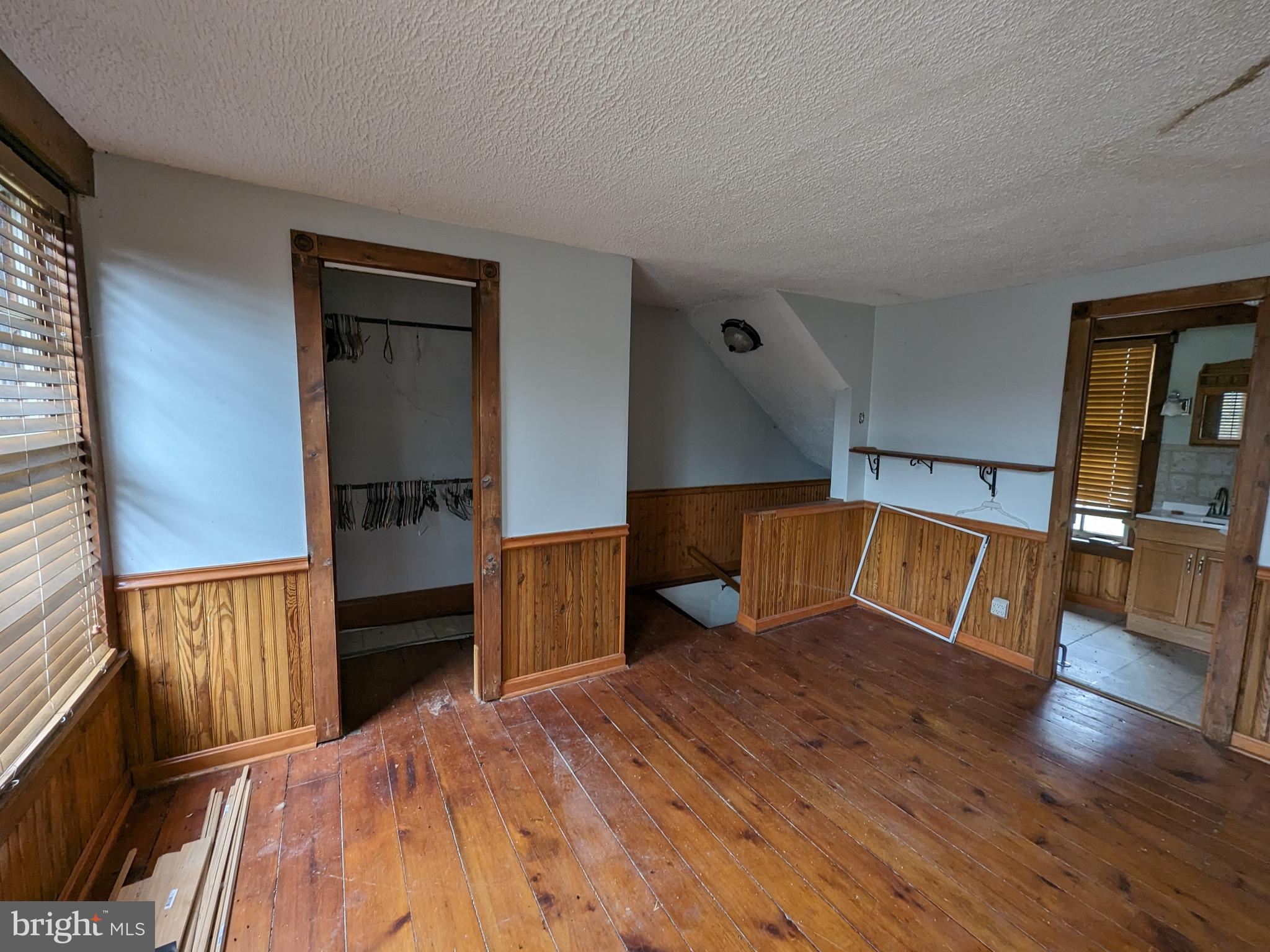 SINKING VALLEY - Residential