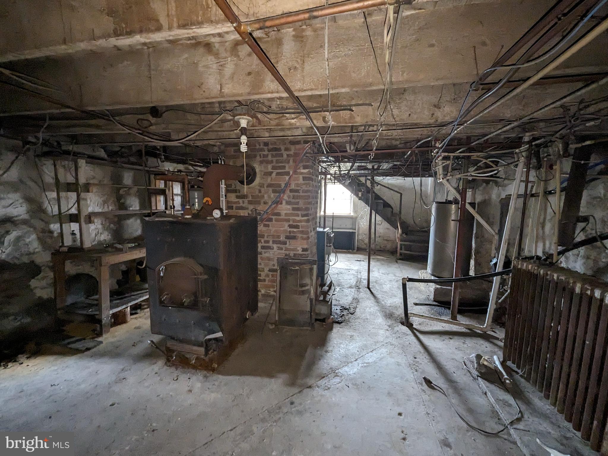 SINKING VALLEY - Residential