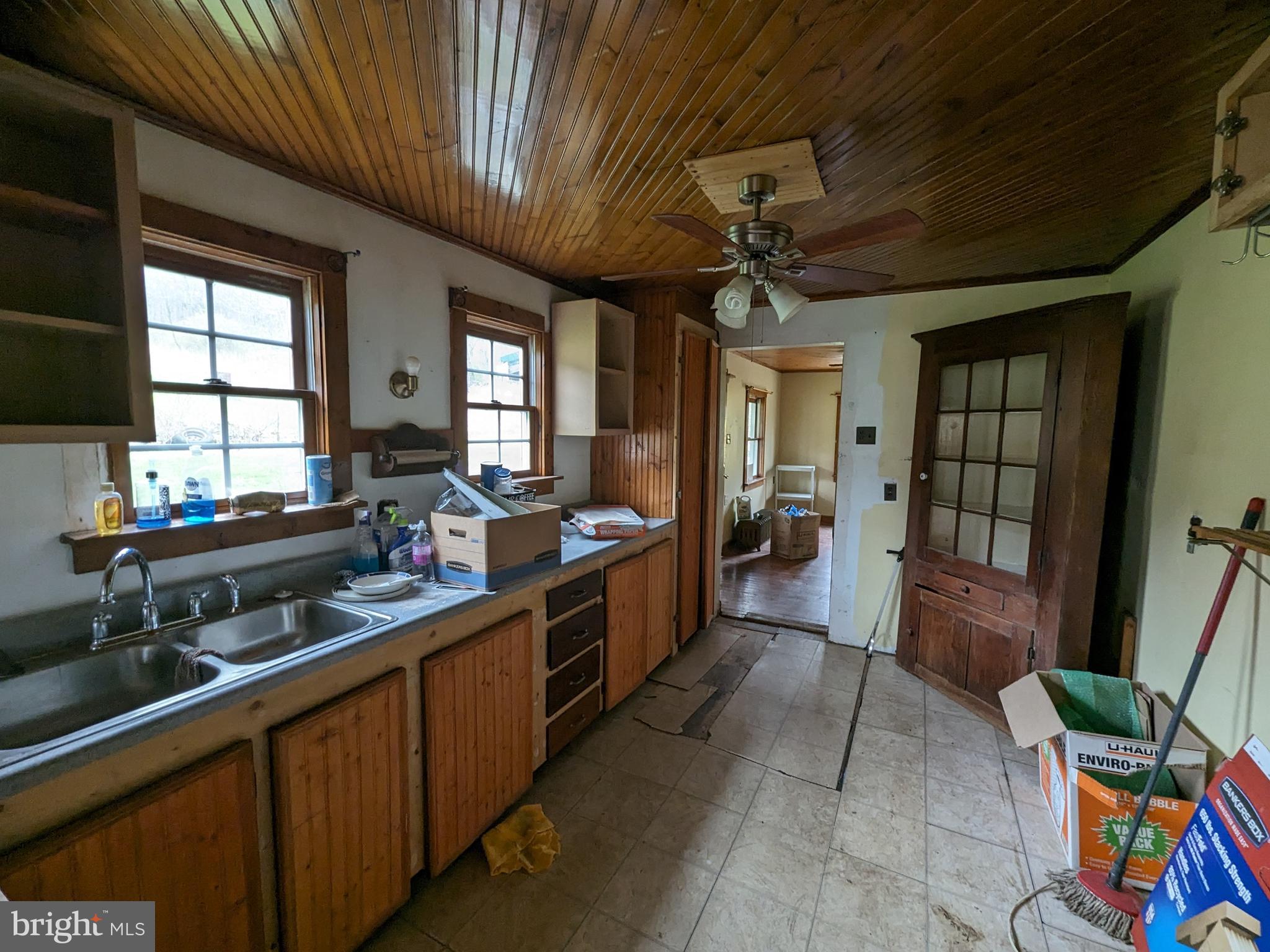 SINKING VALLEY - Residential