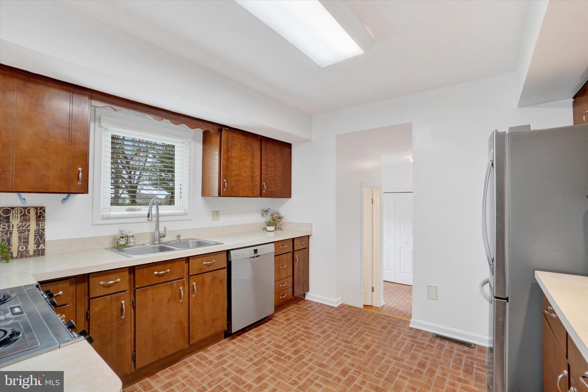 EAST MANCHESTER TWP. - Residential