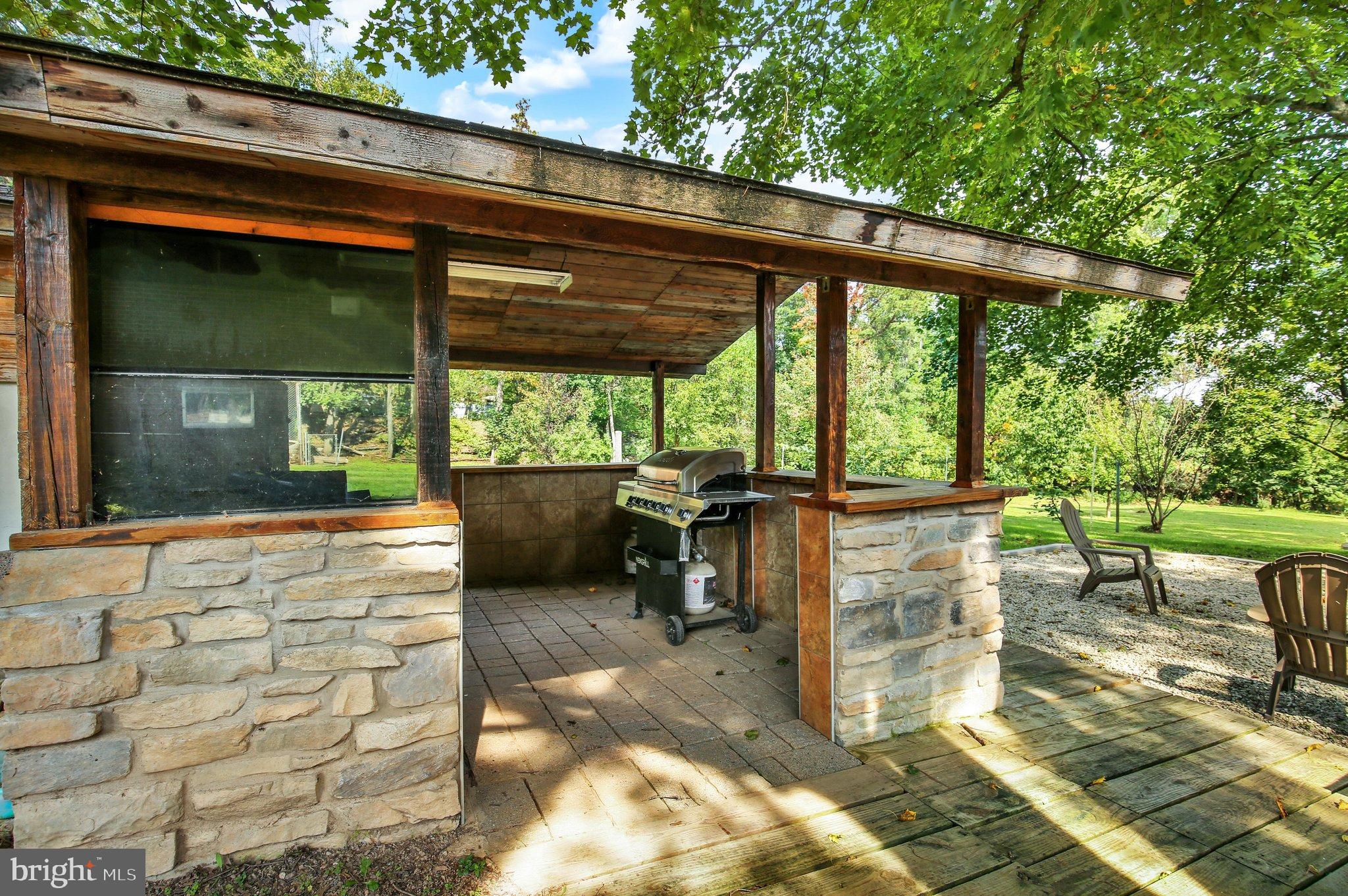 5125 BERNVILLE ROAD