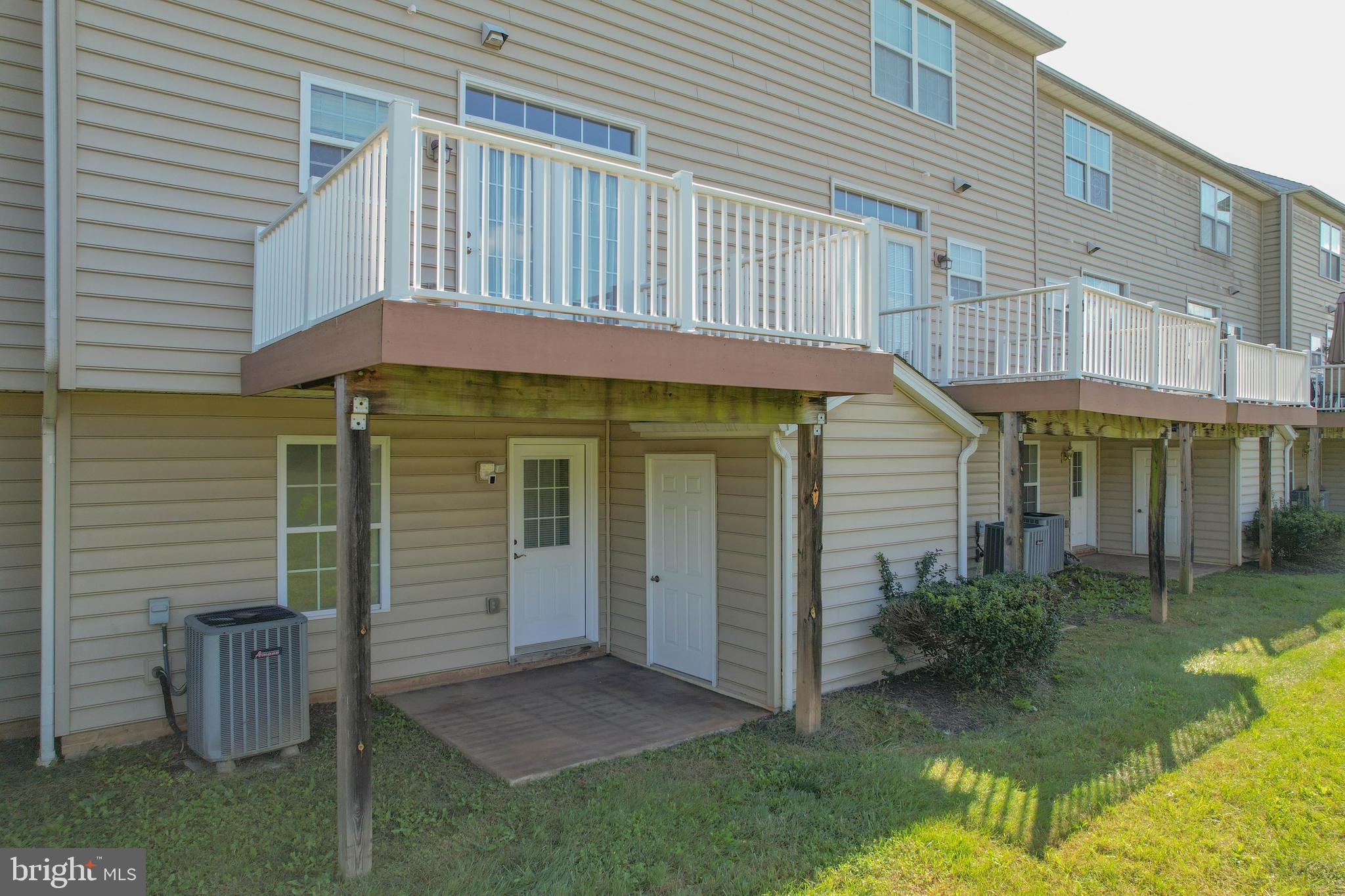 SIGNATURE TOWNS OF WILLOWBY - Residential