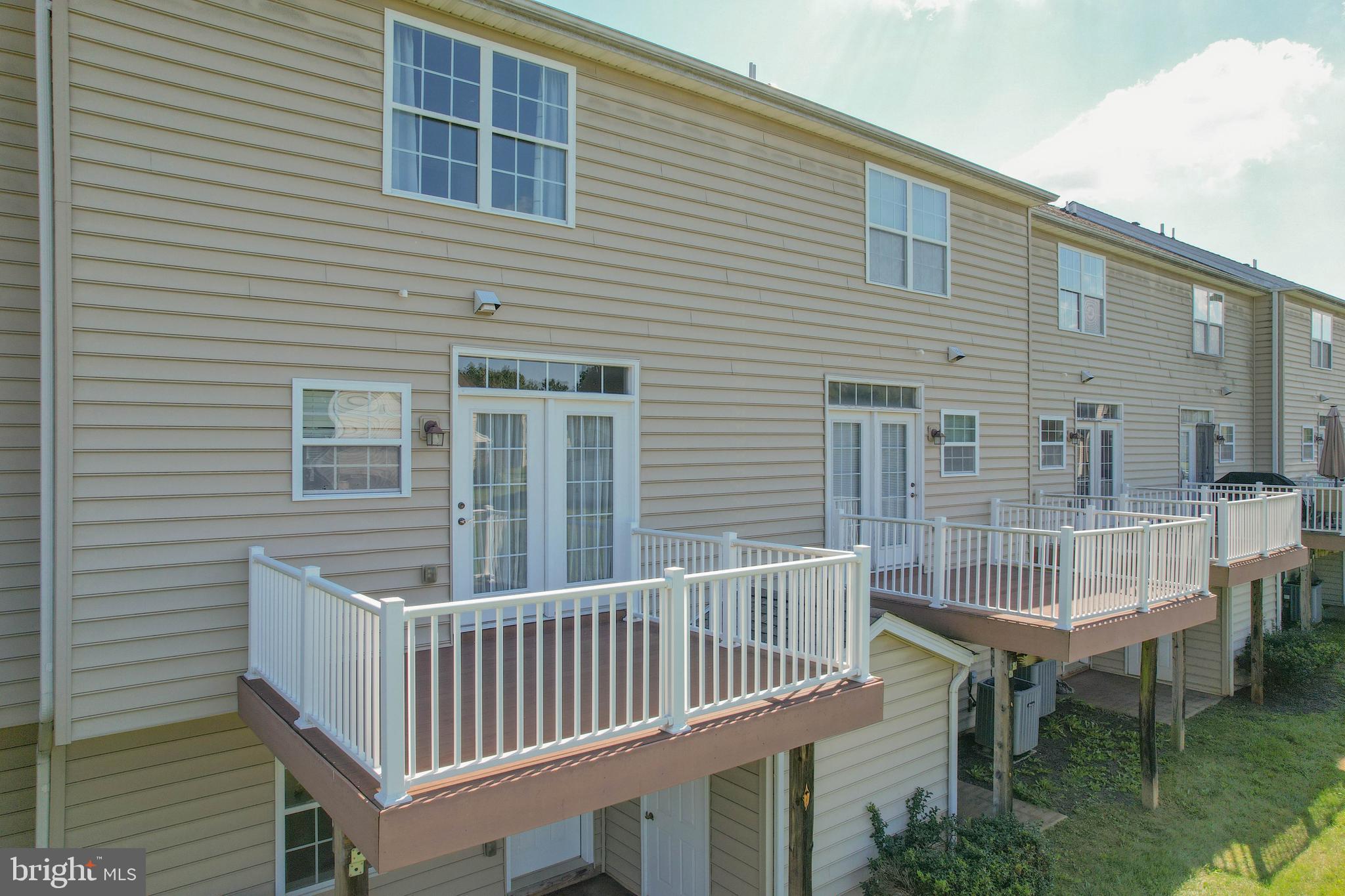 SIGNATURE TOWNS OF WILLOWBY - Residential