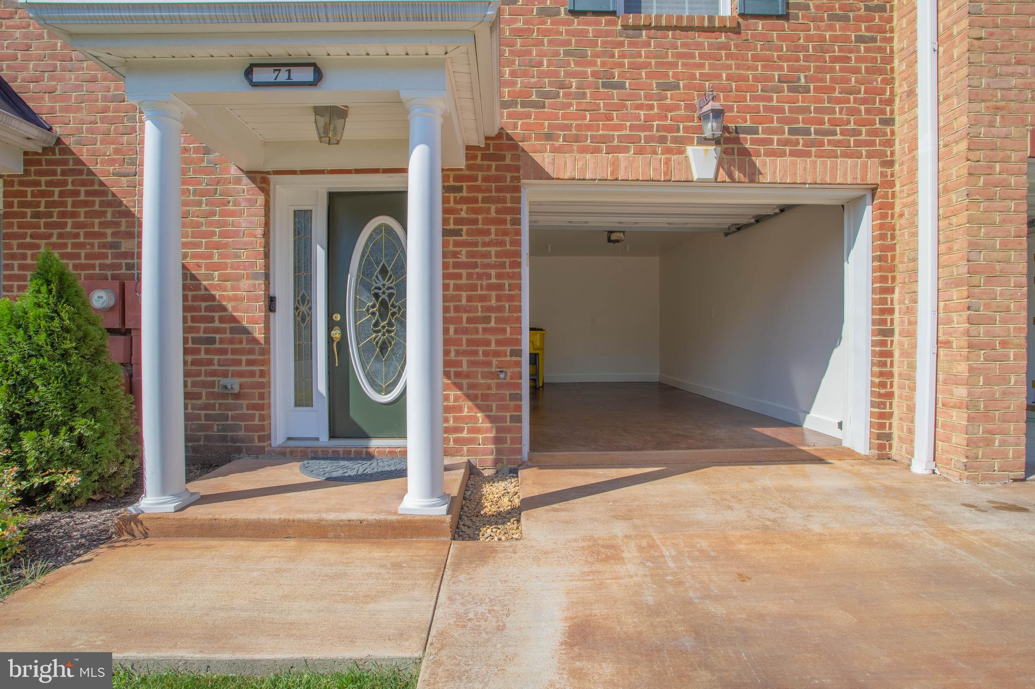 SIGNATURE TOWNS OF WILLOWBY - Residential