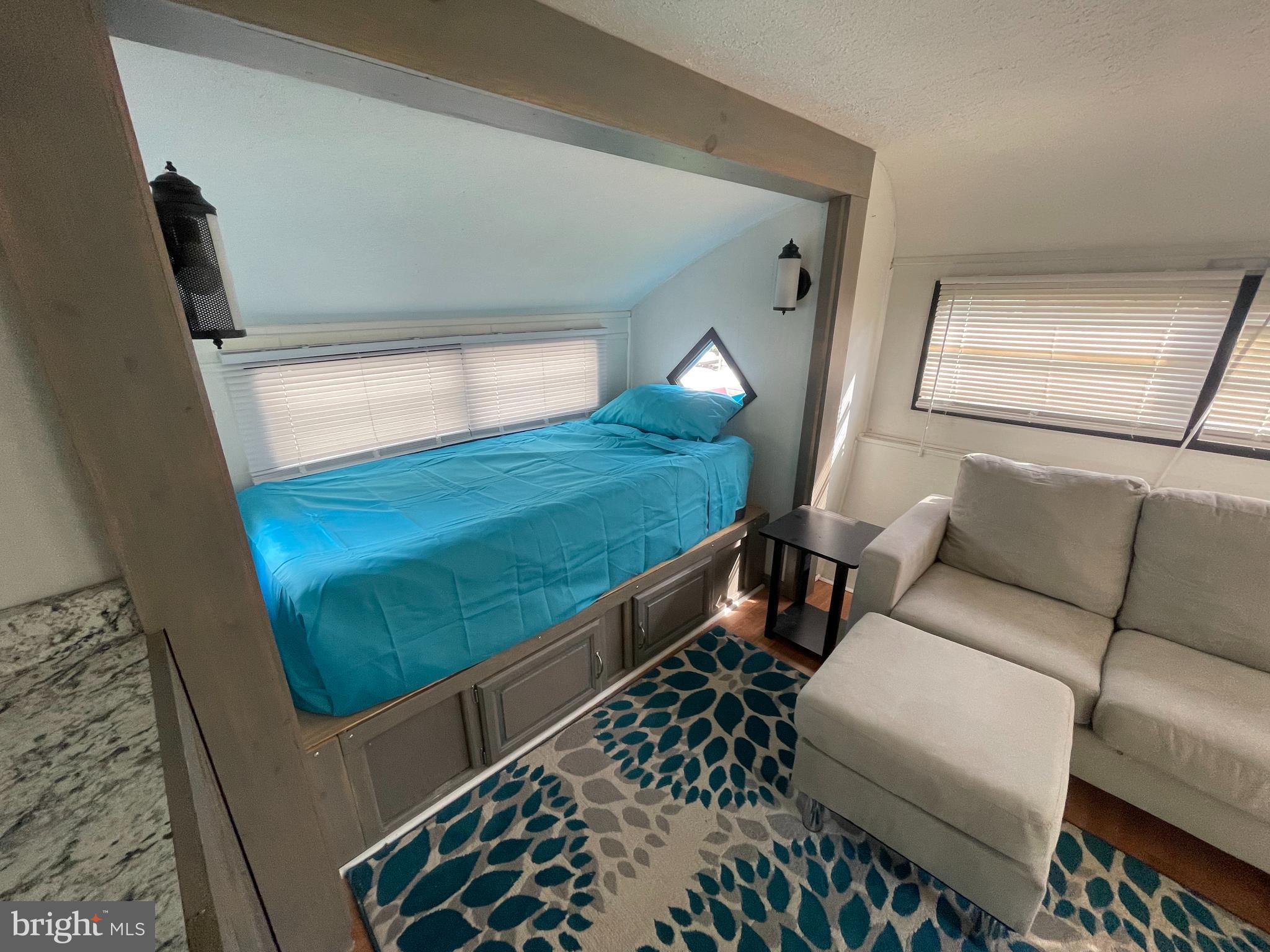 INDIAN ACRES - Residential