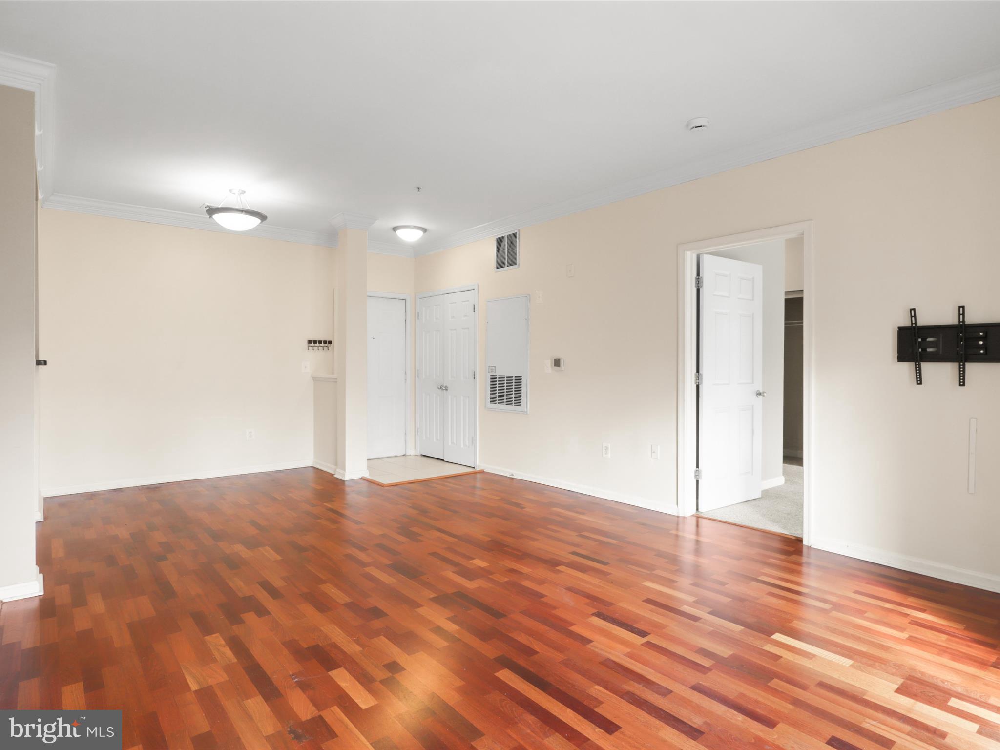 LANDMARK - Residential