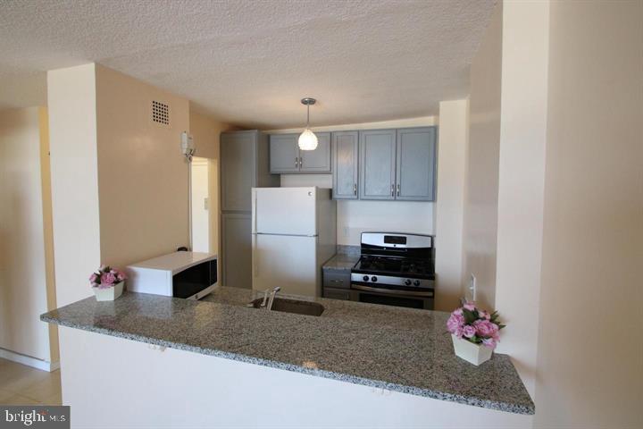 THE FORUM - Residential Lease