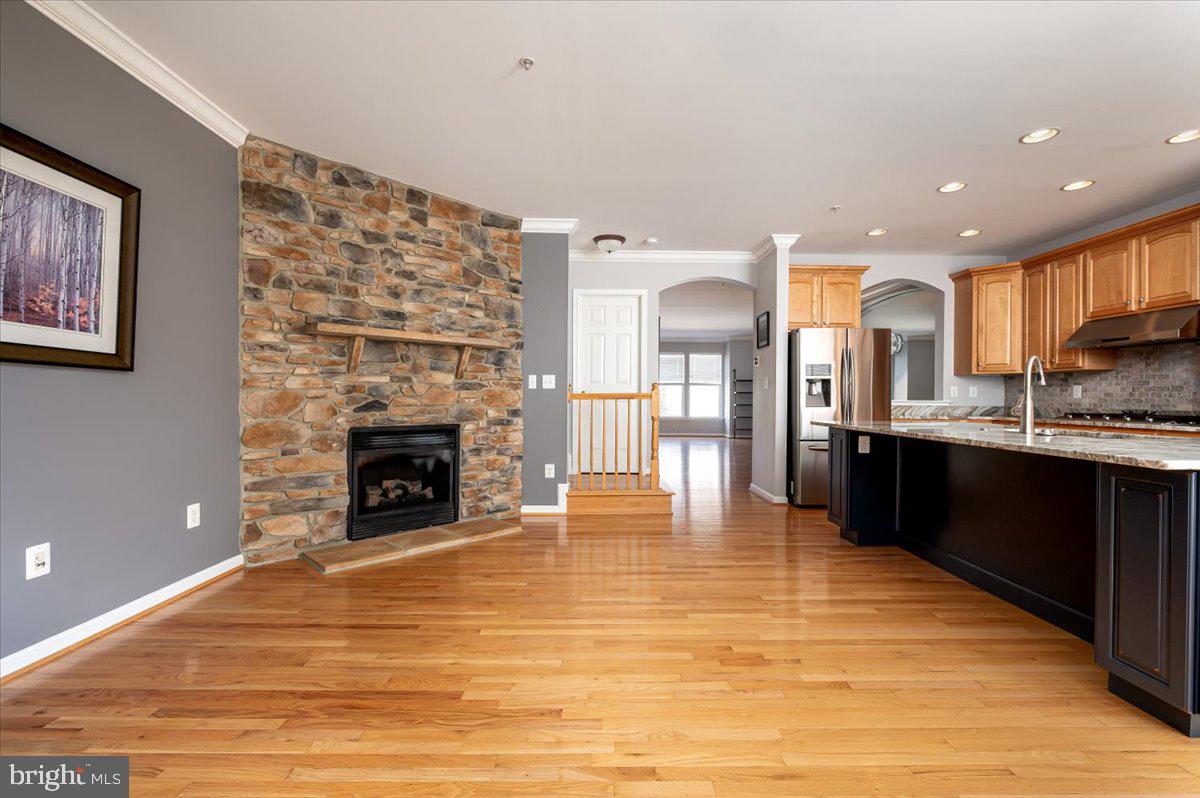 SOUTH RIVER COLONY - Residential