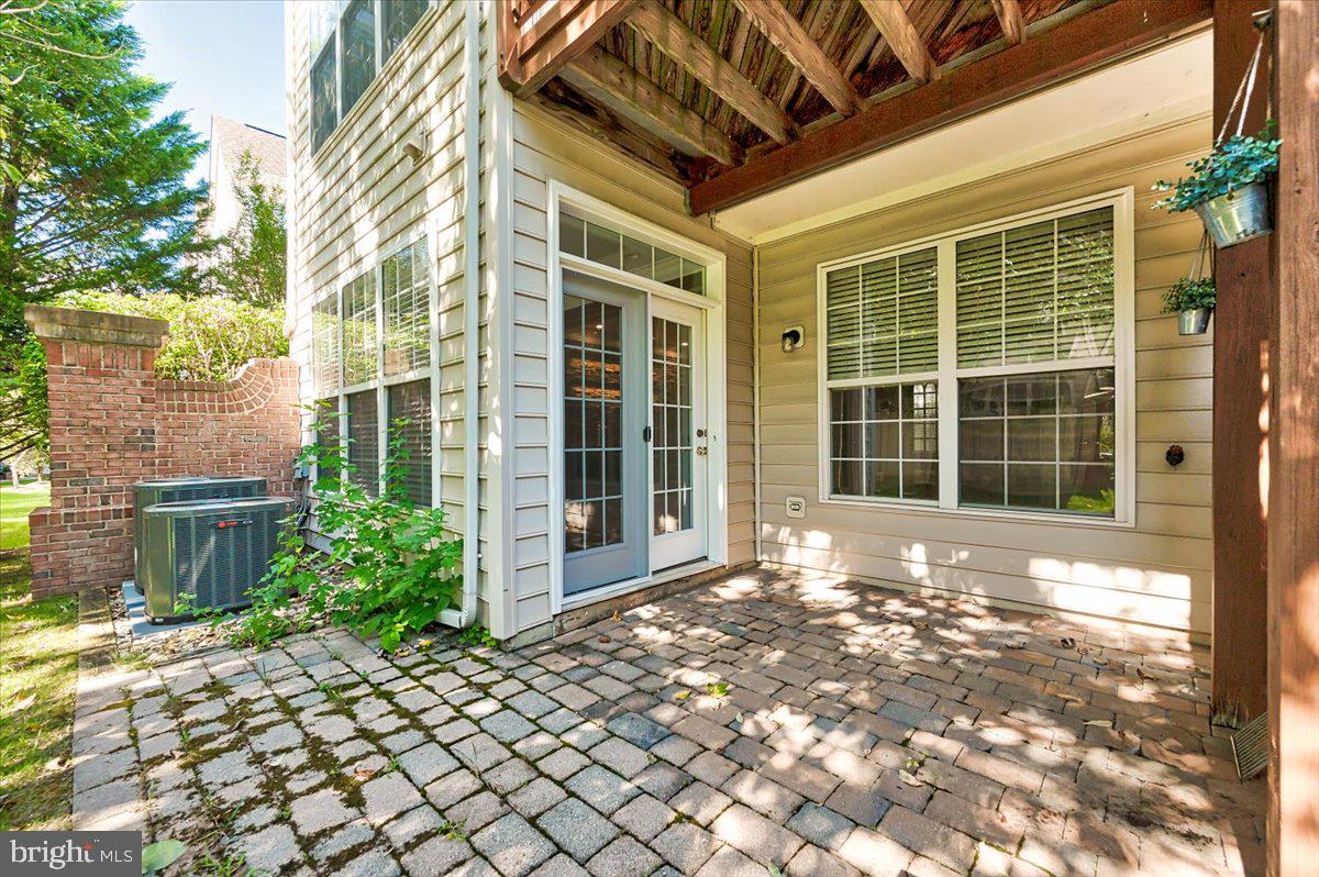 SOUTH RIVER COLONY - Residential