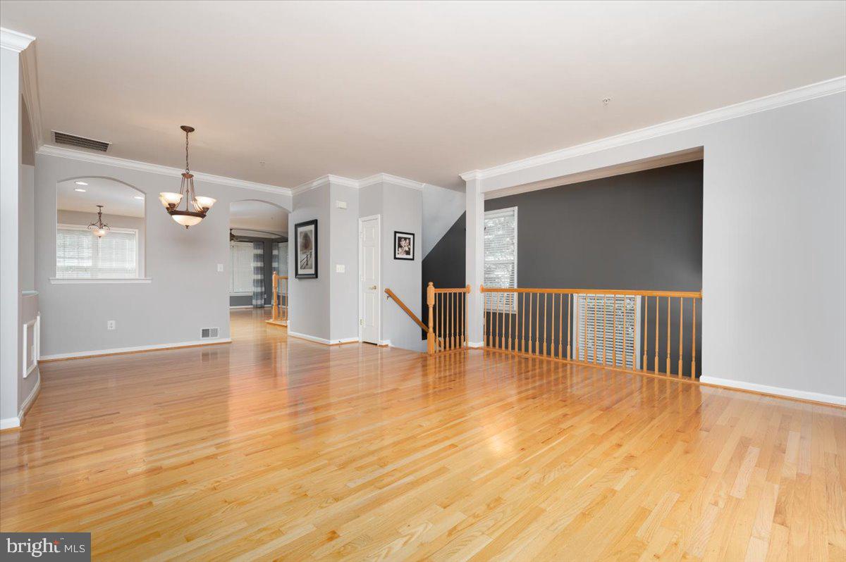 SOUTH RIVER COLONY - Residential