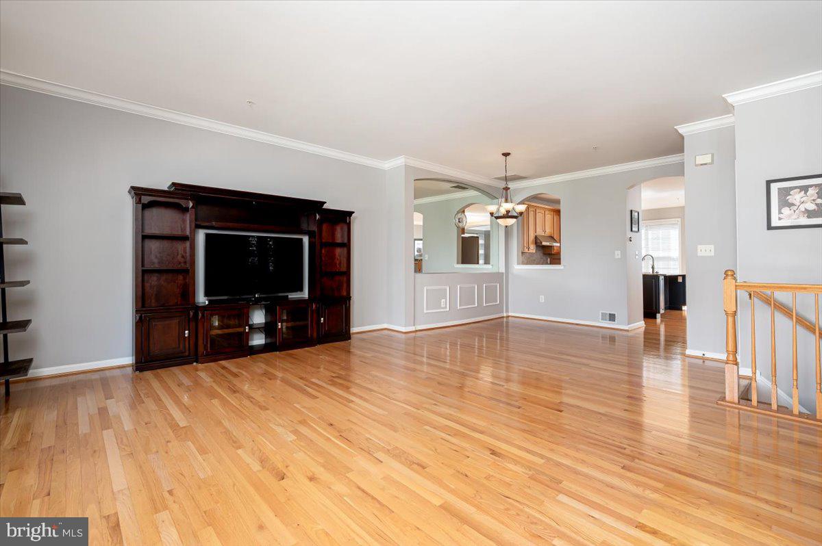 SOUTH RIVER COLONY - Residential