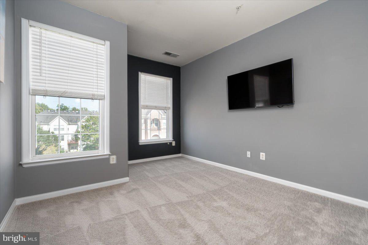 SOUTH RIVER COLONY - Residential