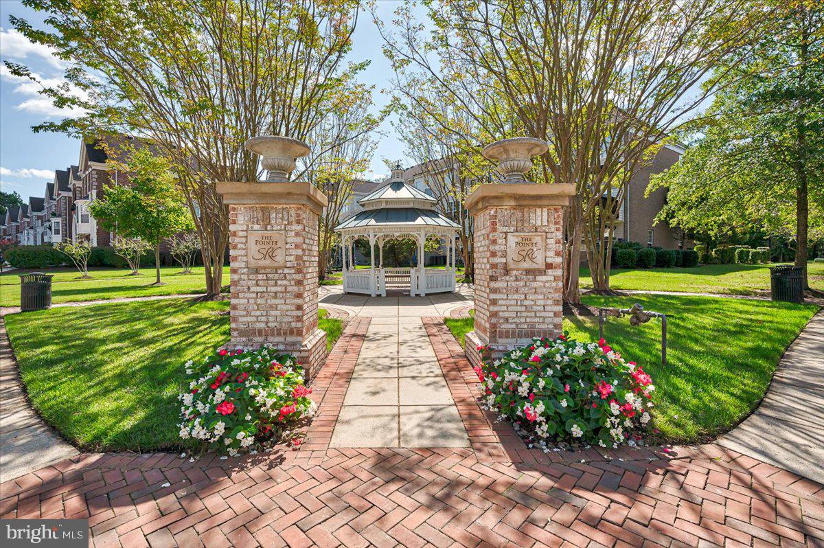 SOUTH RIVER COLONY - Residential