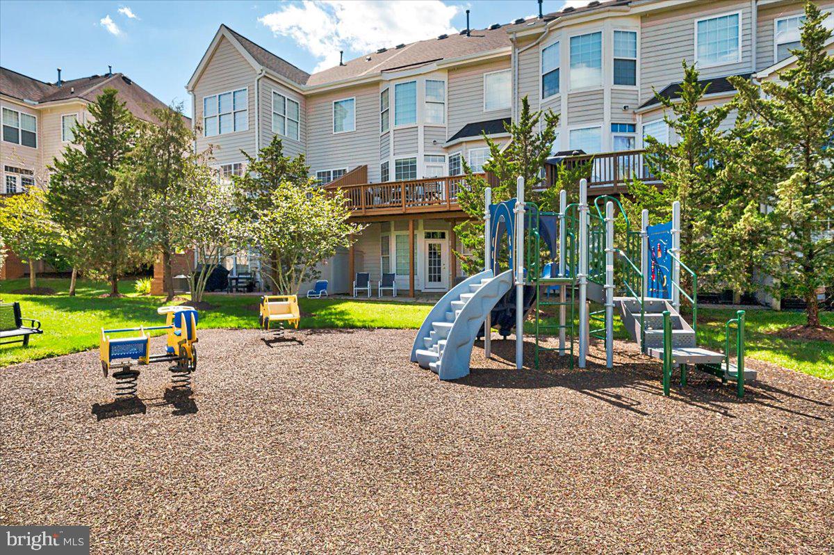 SOUTH RIVER COLONY - Residential