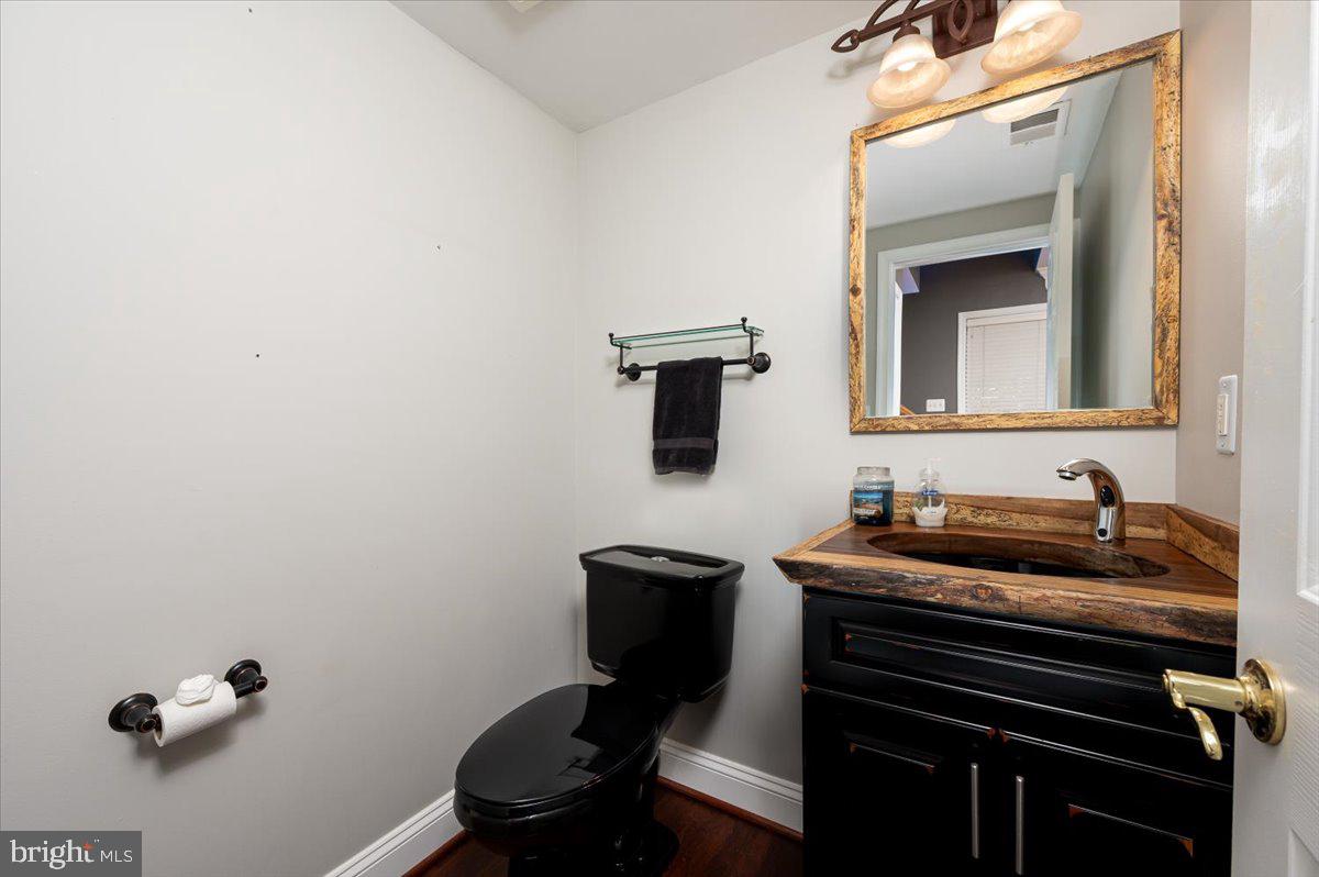 SOUTH RIVER COLONY - Residential