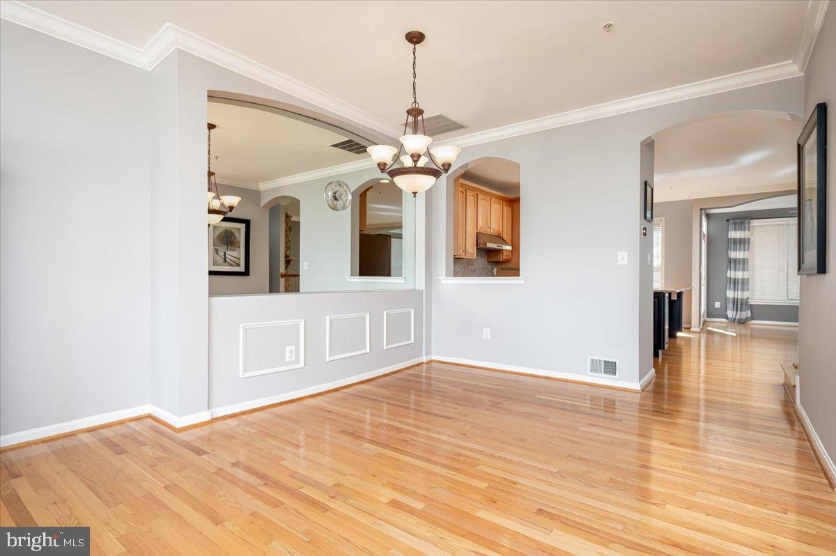 SOUTH RIVER COLONY - Residential