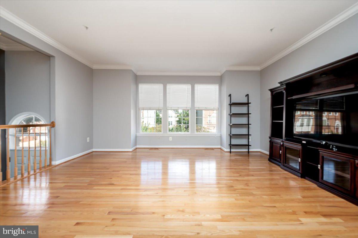 SOUTH RIVER COLONY - Residential