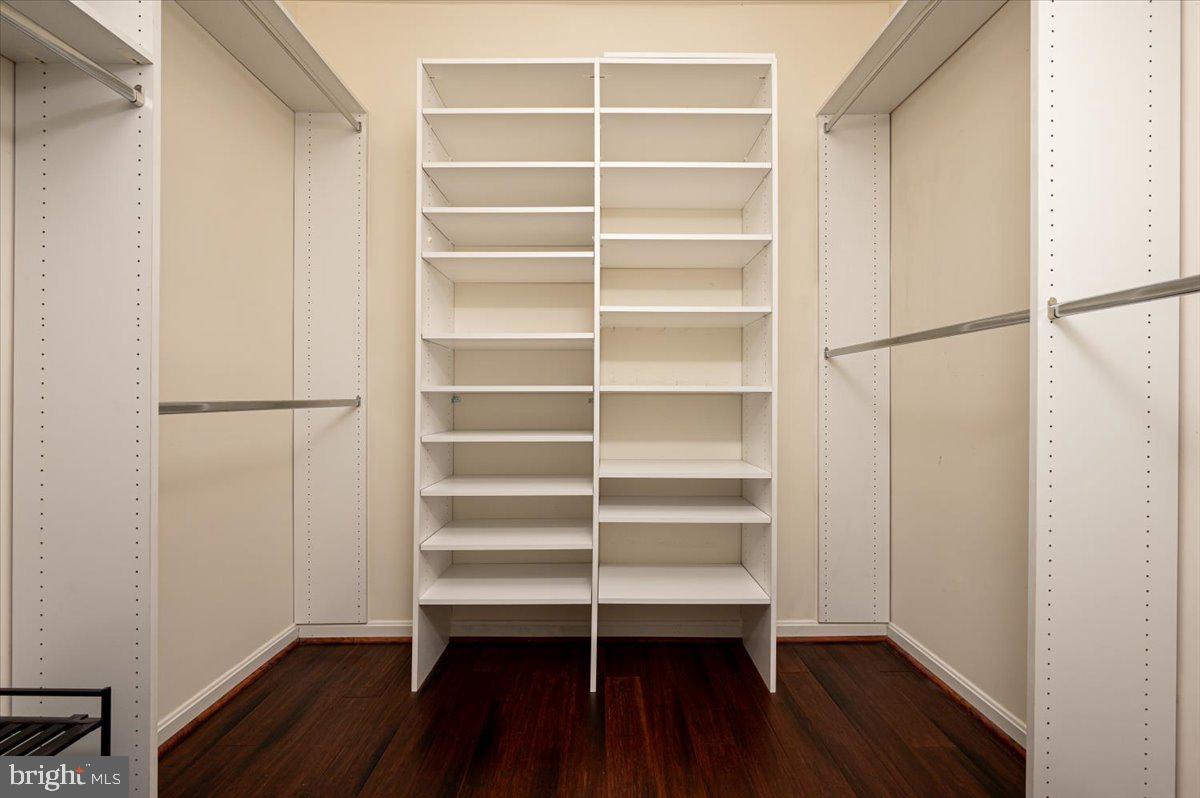 SOUTH RIVER COLONY - Residential