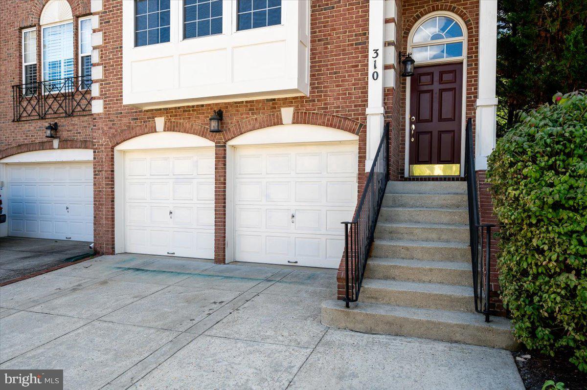 SOUTH RIVER COLONY - Residential