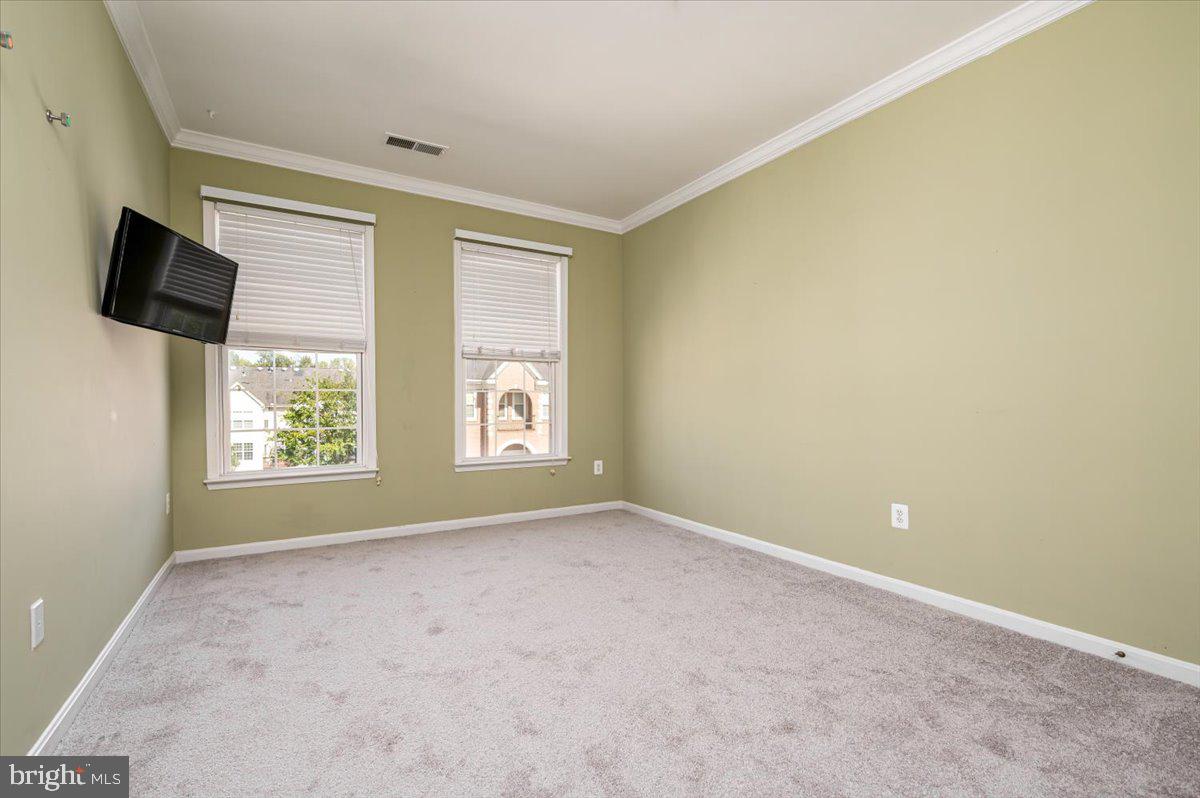 SOUTH RIVER COLONY - Residential