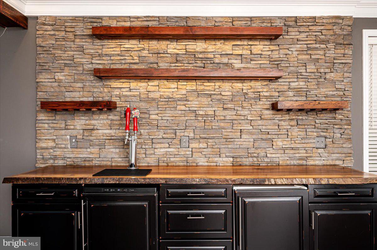 SOUTH RIVER COLONY - Residential