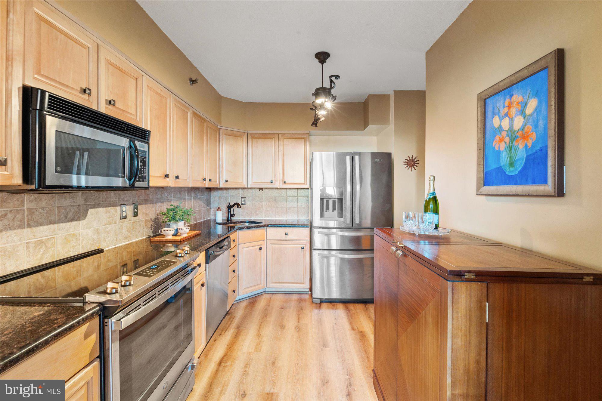 1805 CRYSTAL DRIVE 1011S