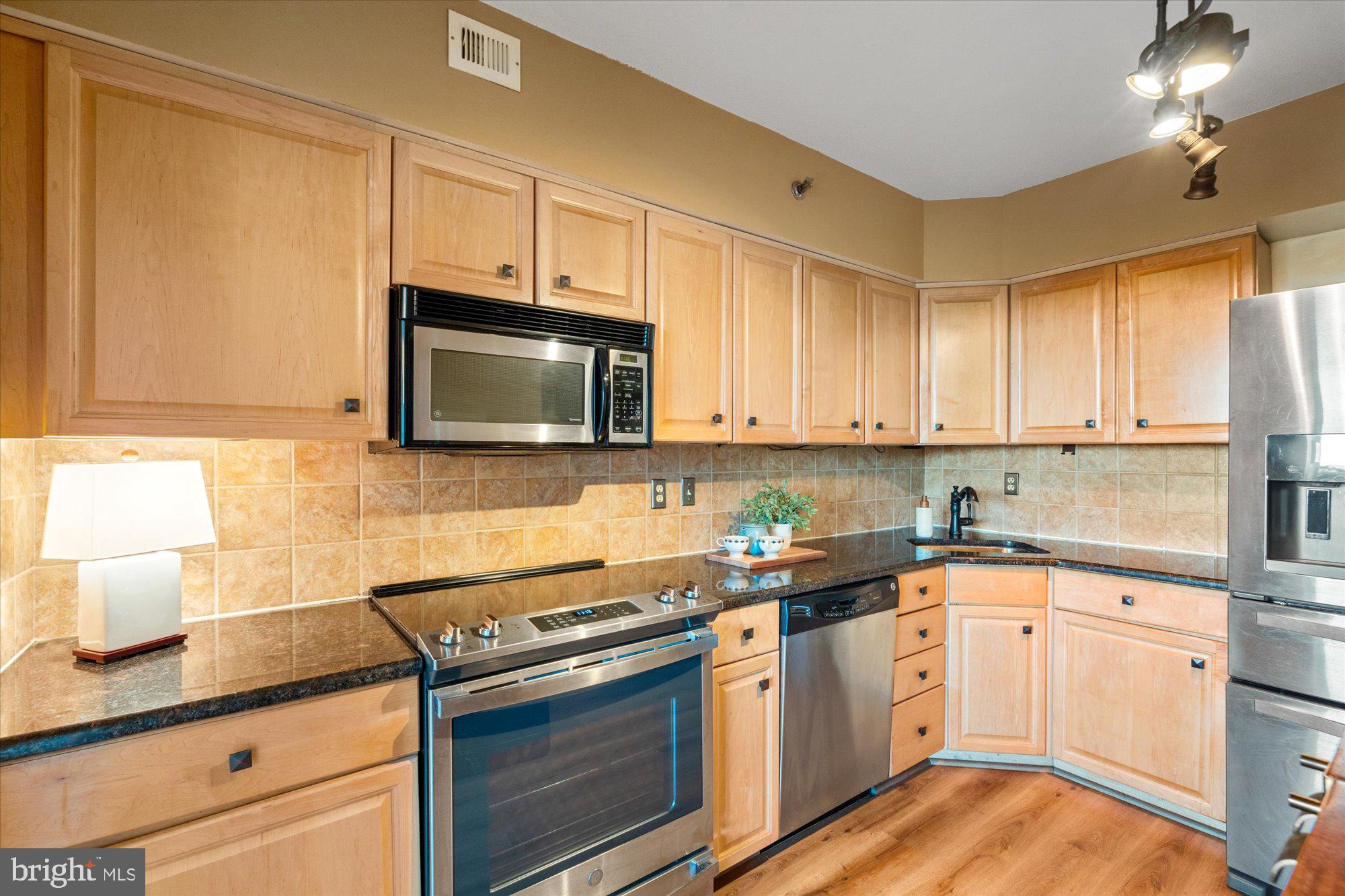 1805 CRYSTAL DRIVE 1011S