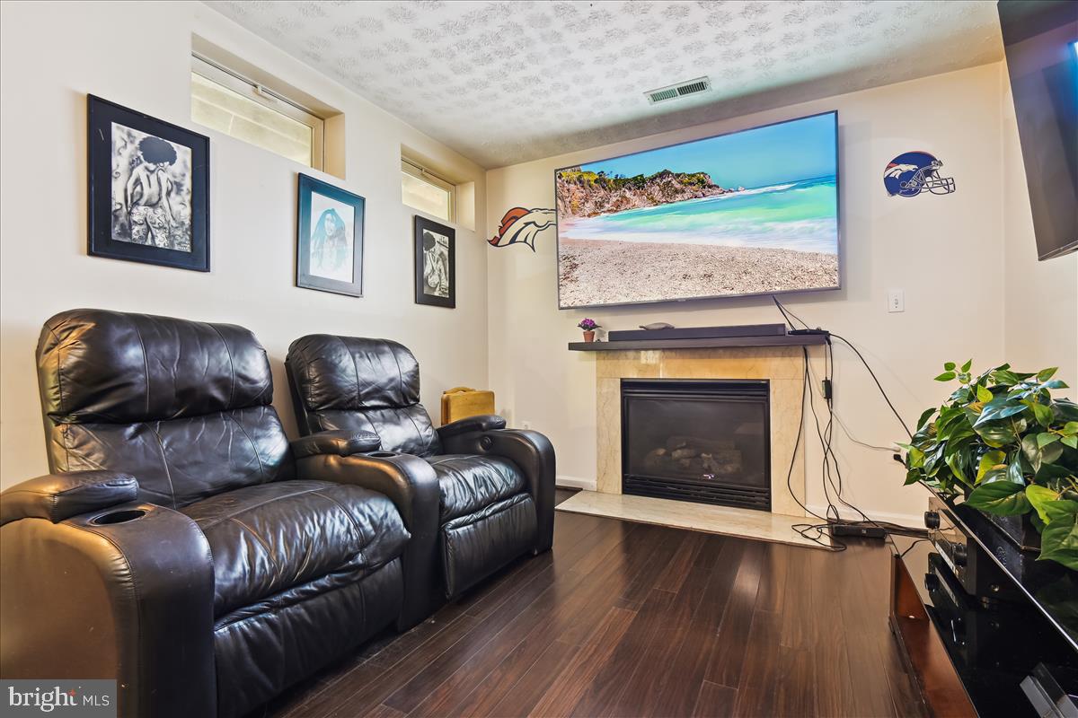 OWINGS MILLS NEWTOWN - Residential