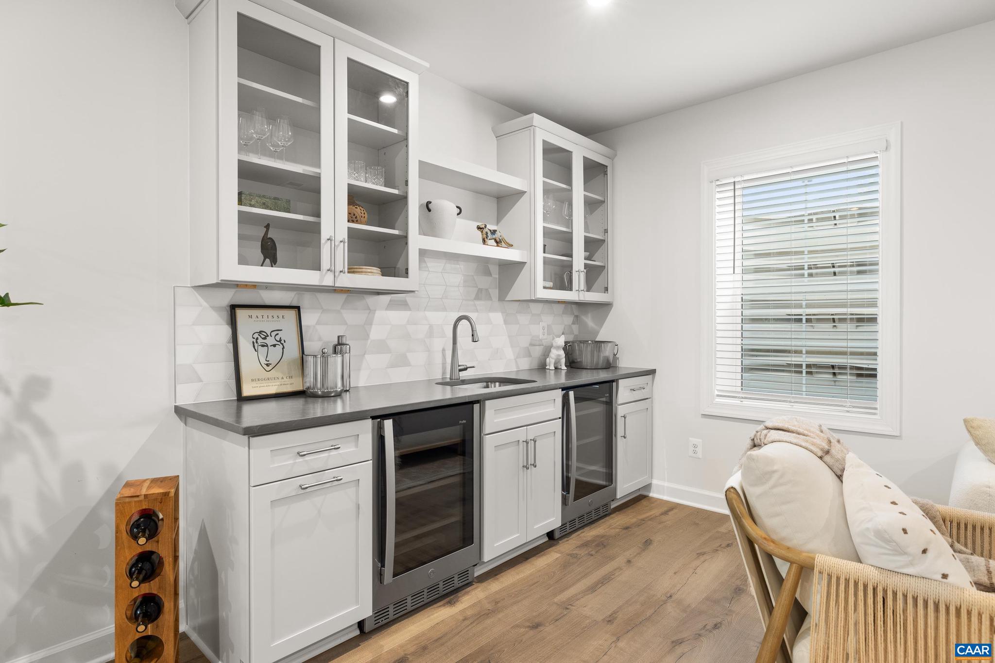 MEADOW BROOK - Residential