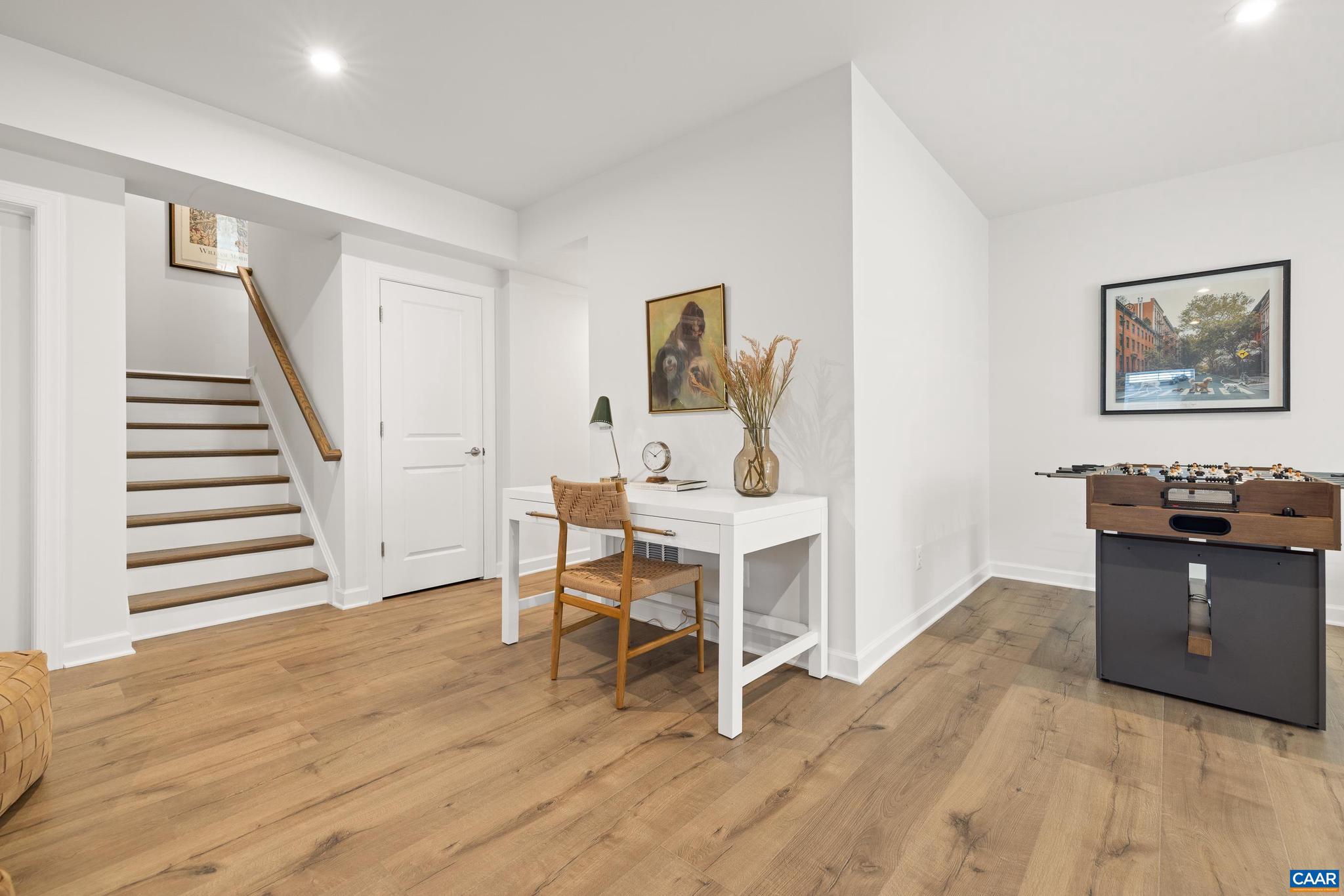 MEADOW BROOK - Residential