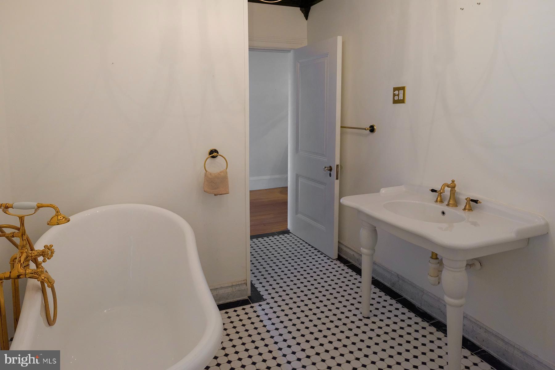 NORTH END - Residential