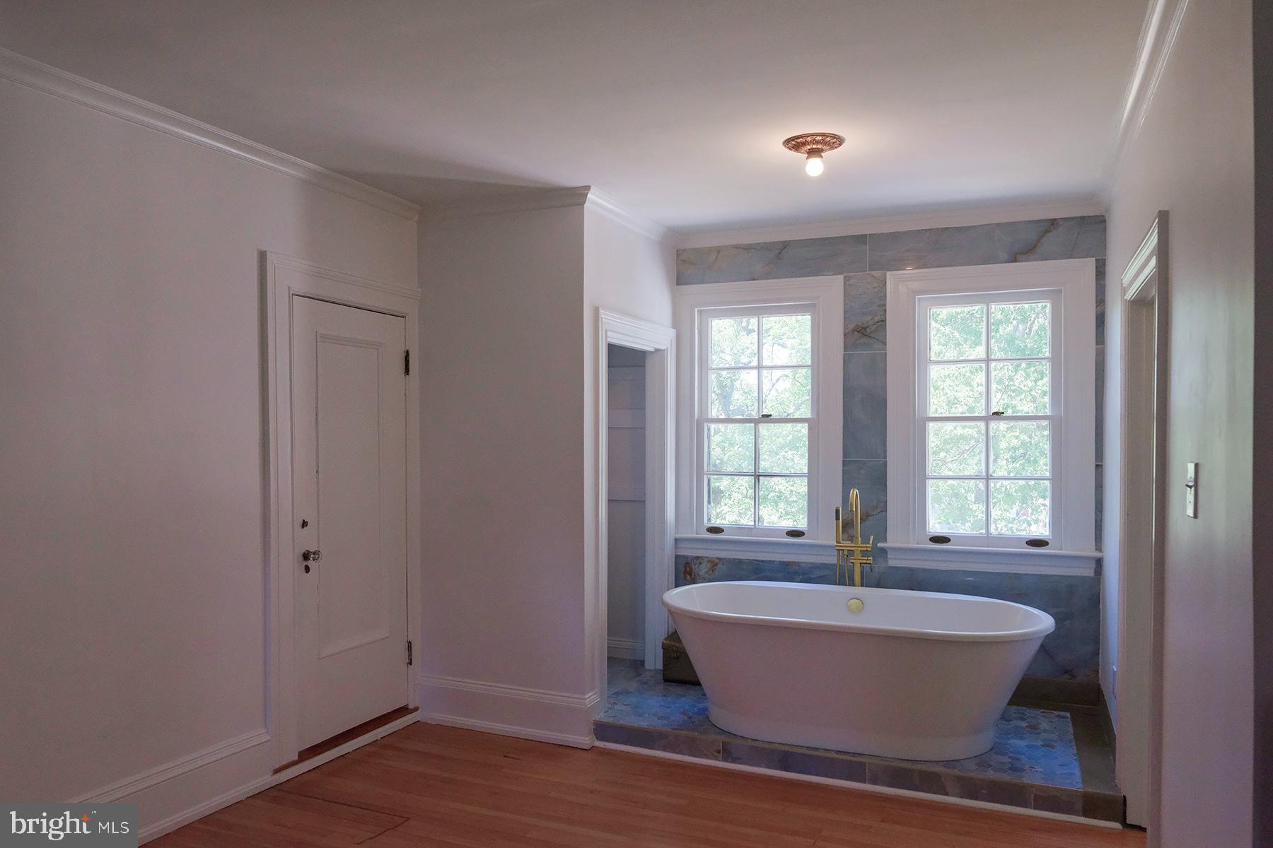 NORTH END - Residential