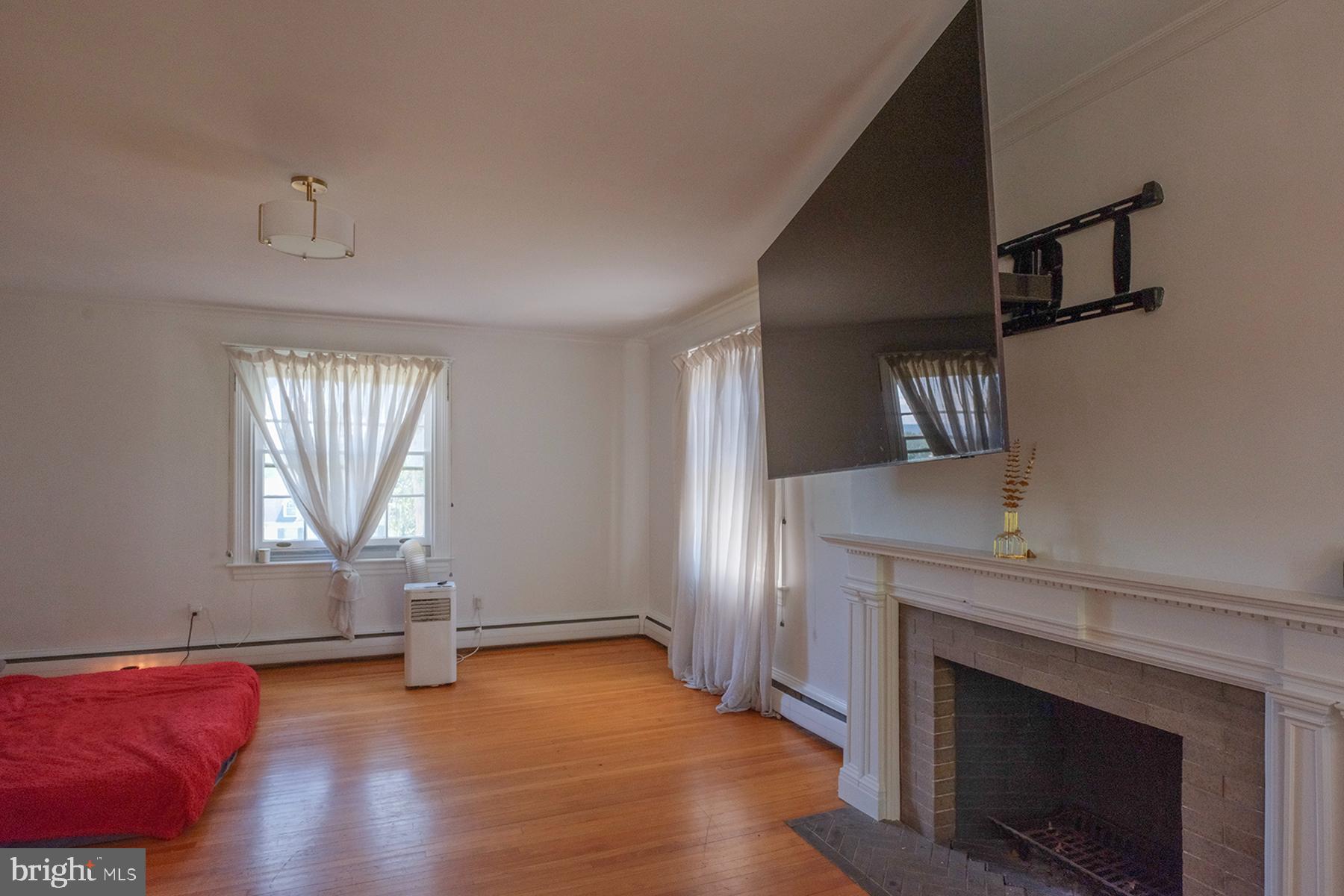 NORTH END - Residential