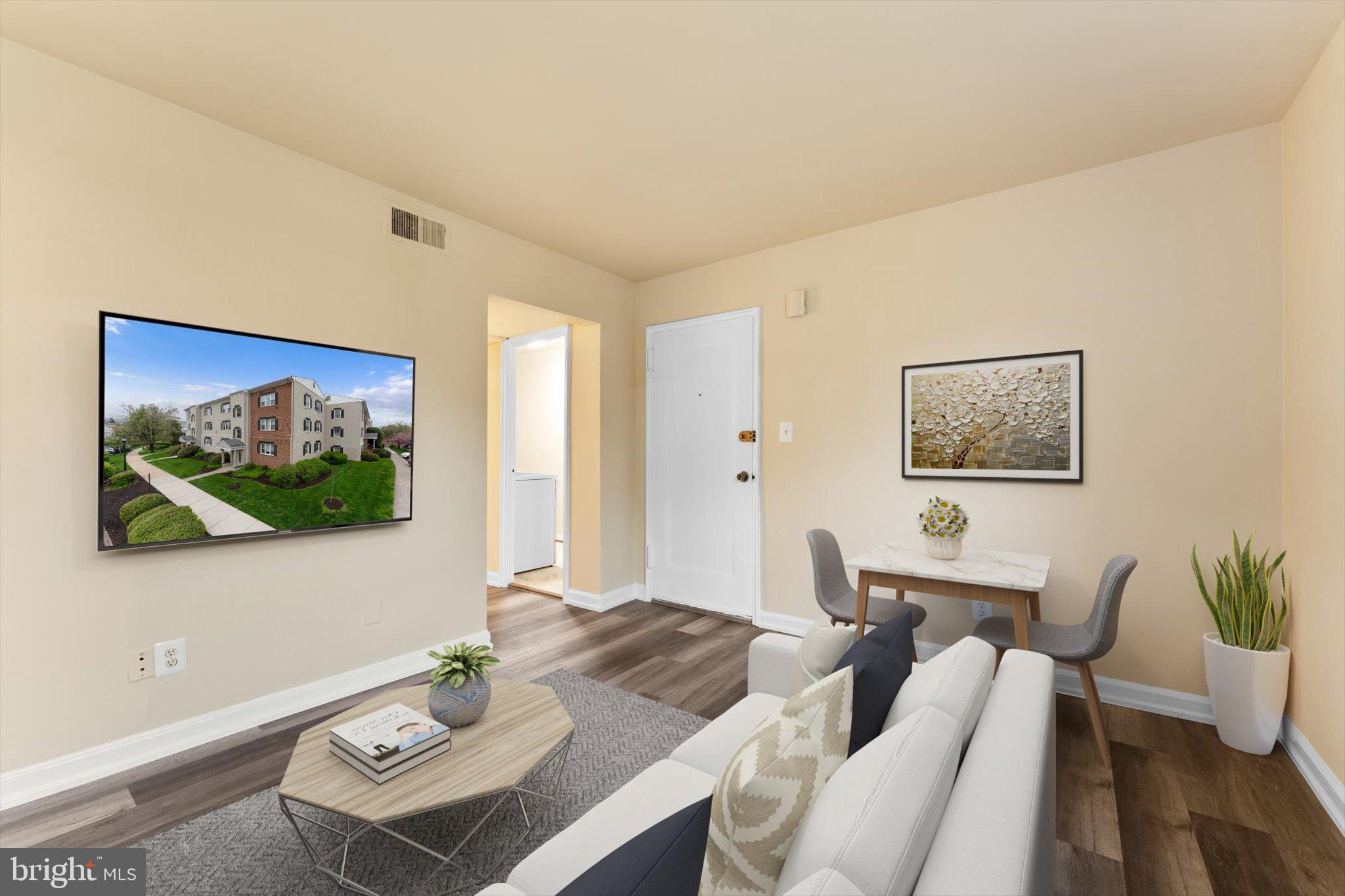 HOLLYBROOKE - Residential Lease