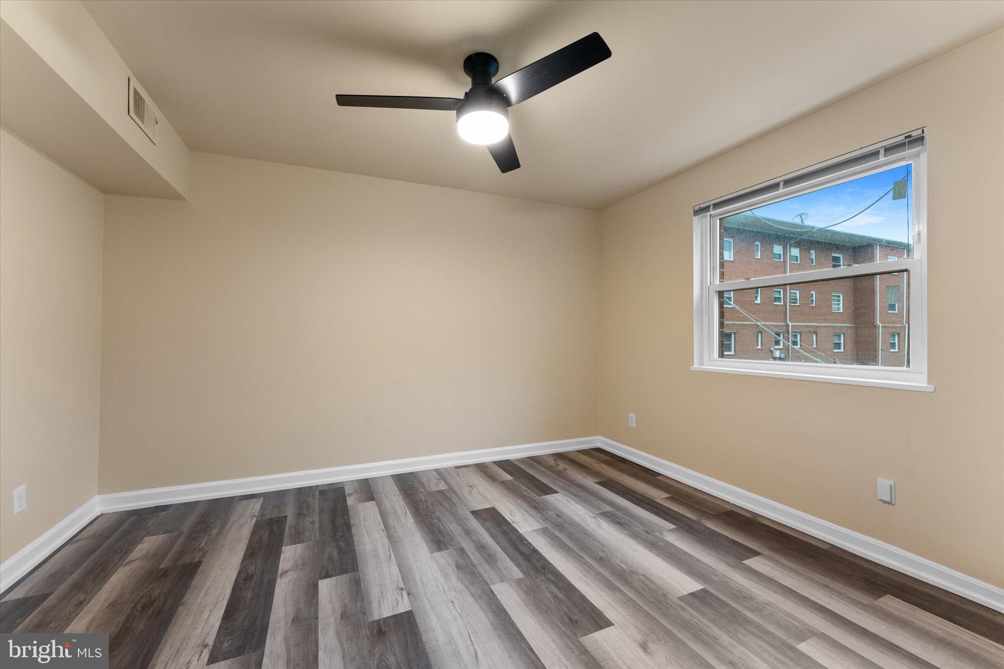 HOLLYBROOKE - Residential Lease