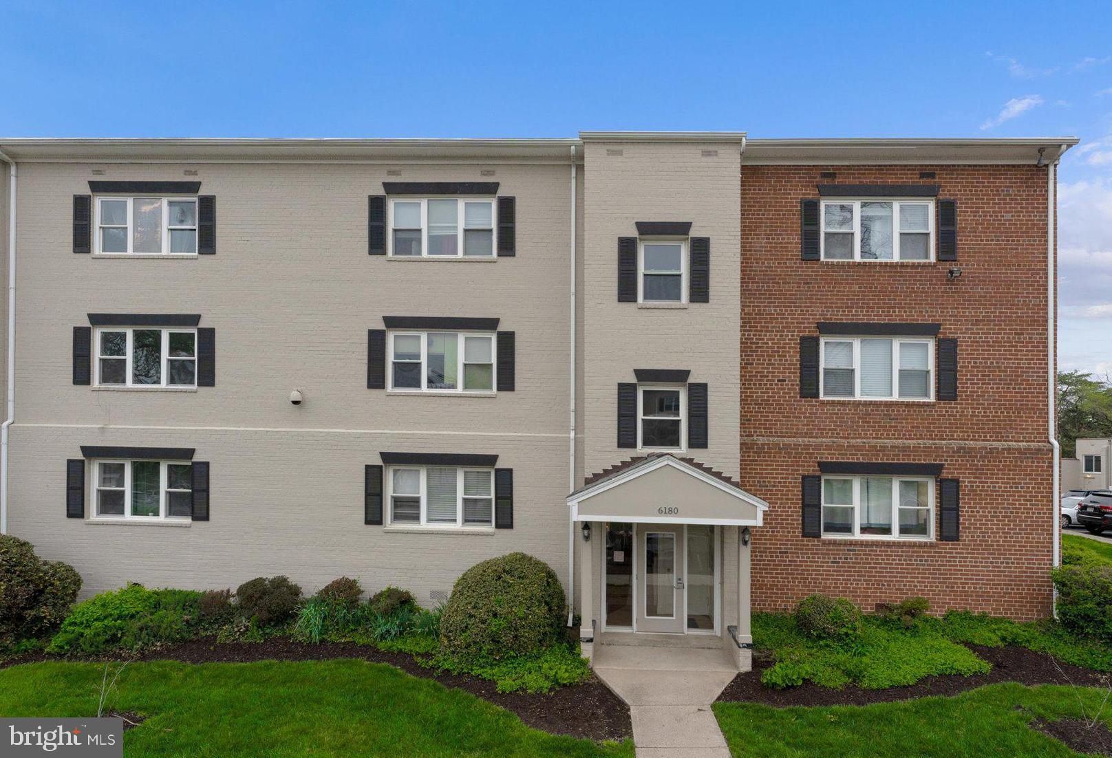 HOLLYBROOKE - Residential Lease