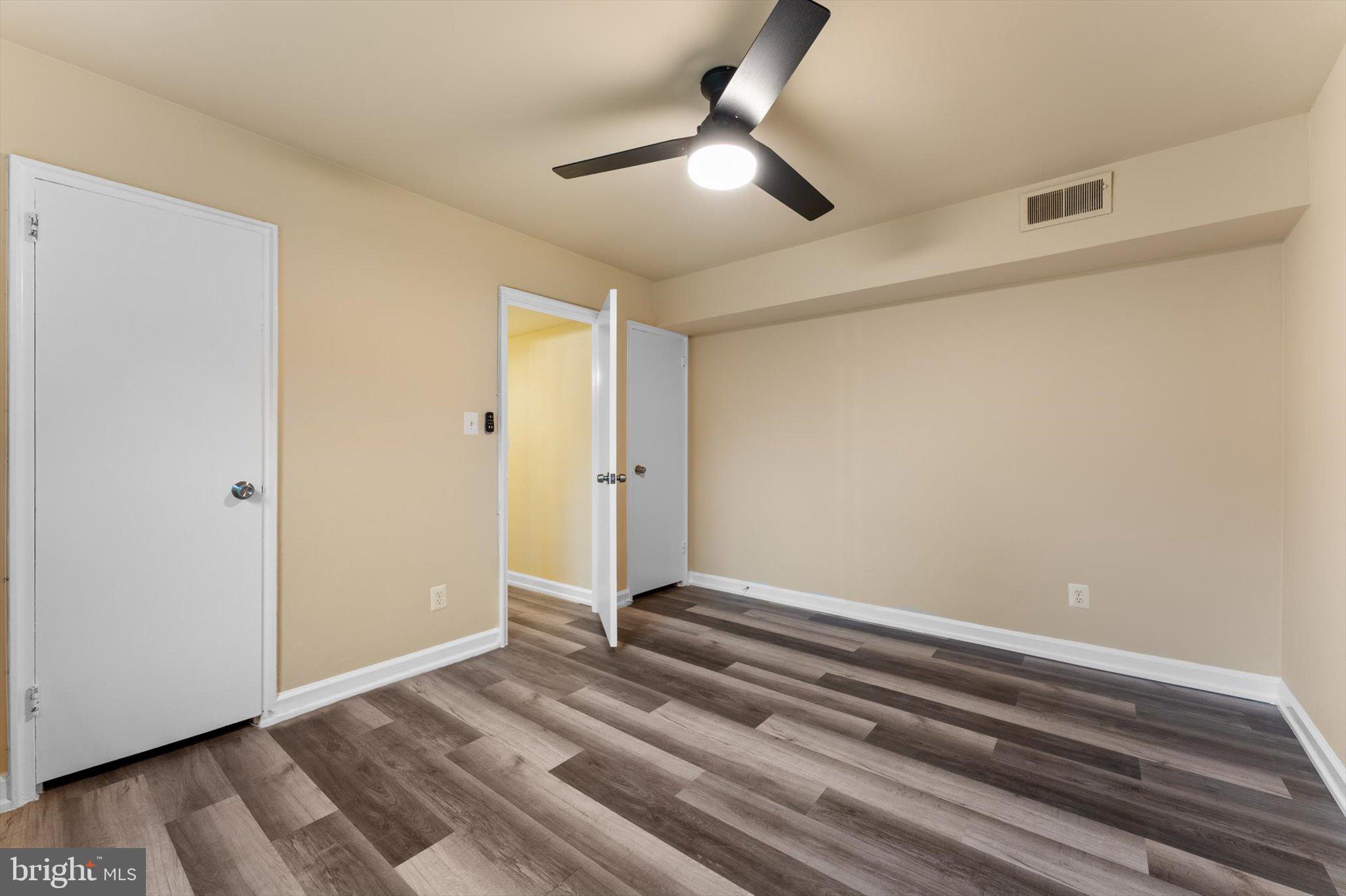 HOLLYBROOKE - Residential Lease