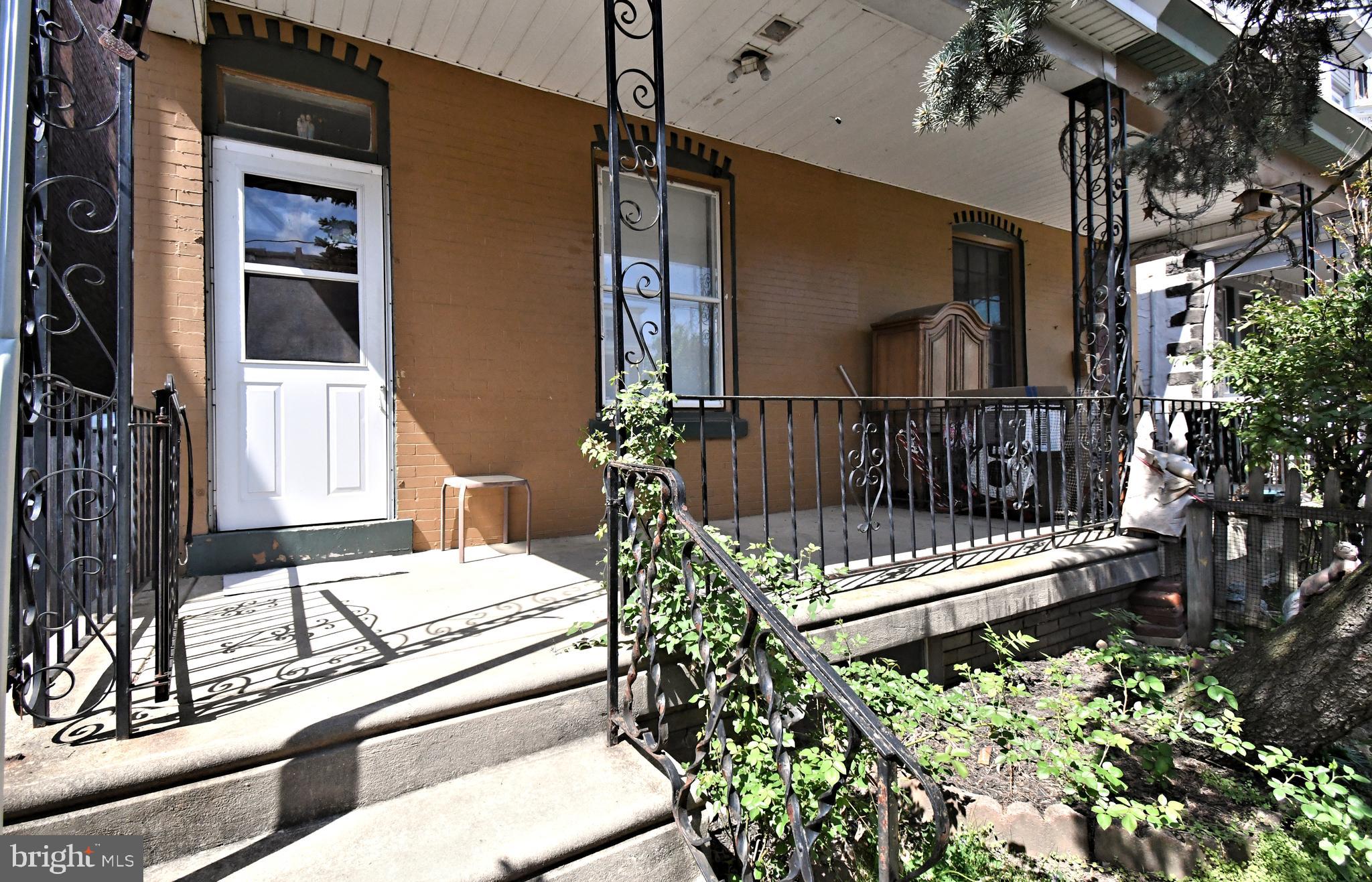 ROXBOROUGH - Residential