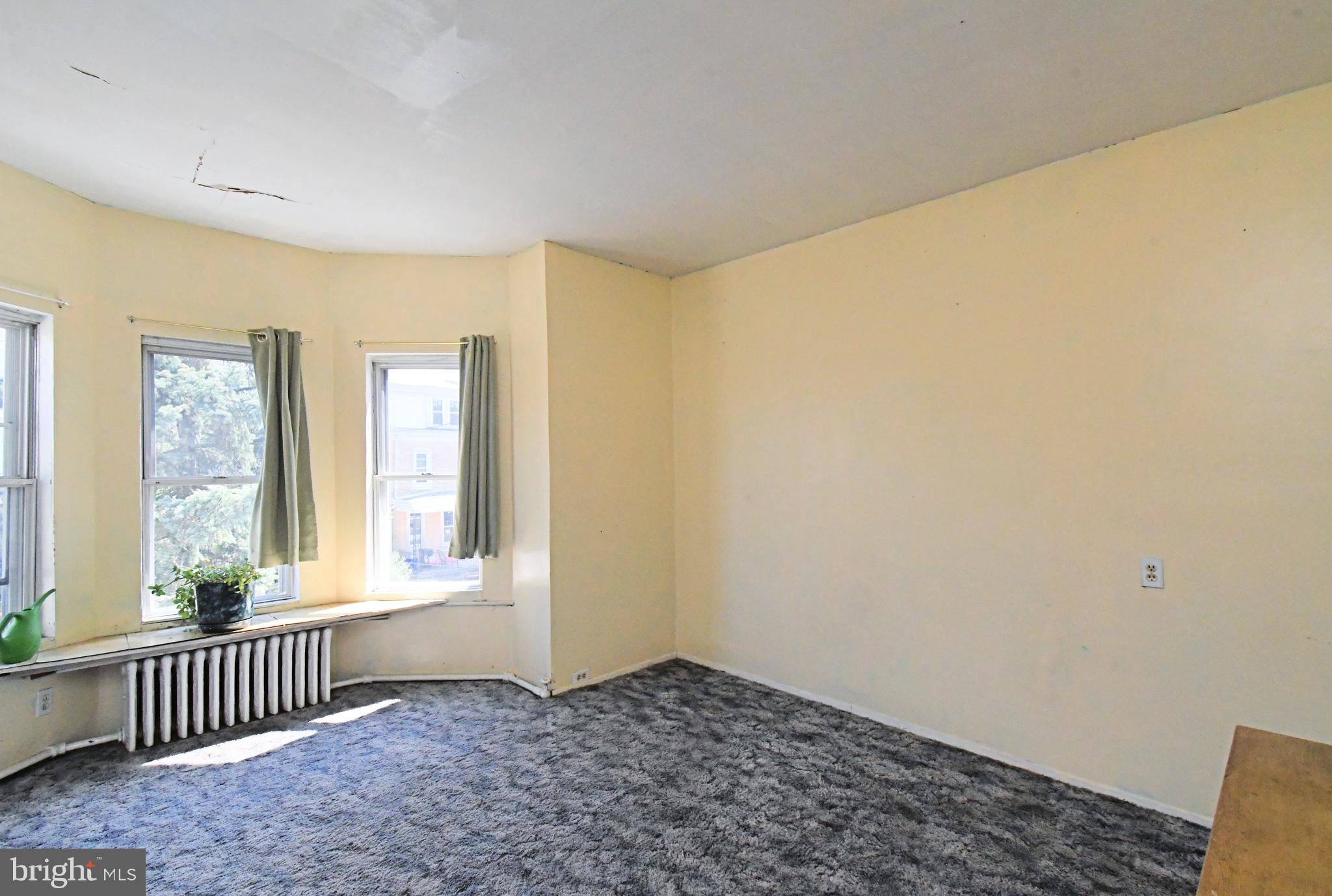 ROXBOROUGH - Residential