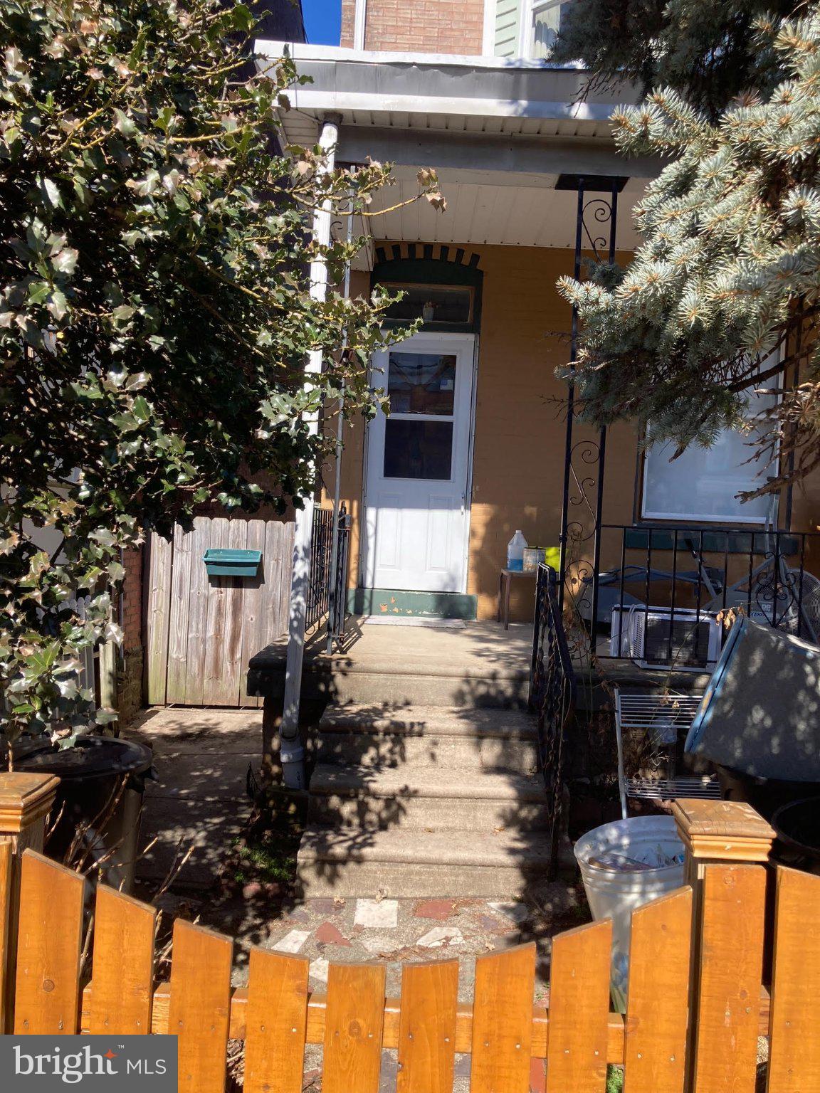 ROXBOROUGH - Residential