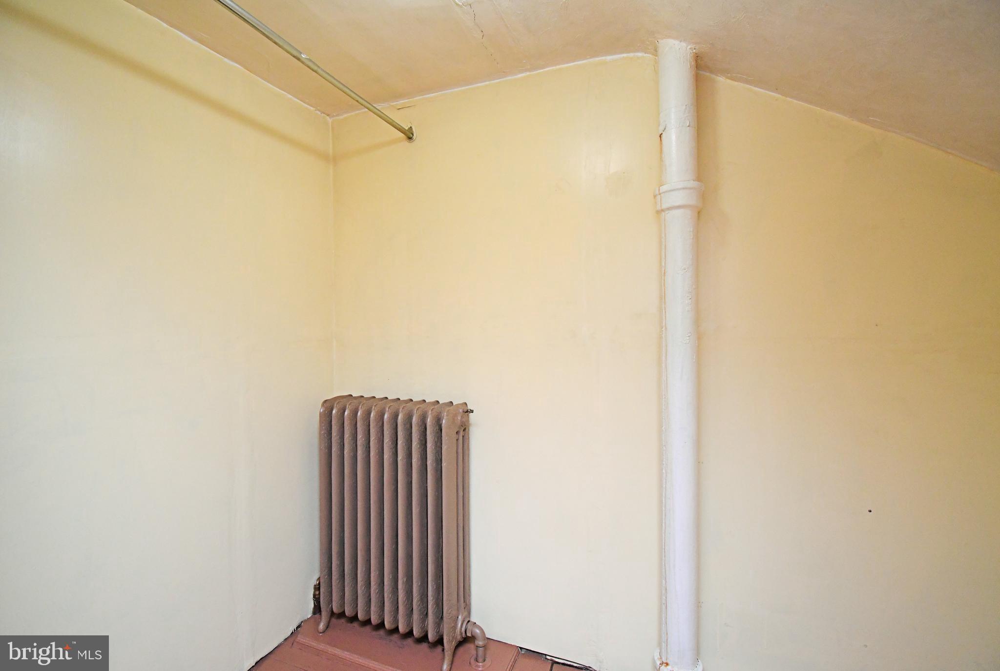 ROXBOROUGH - Residential