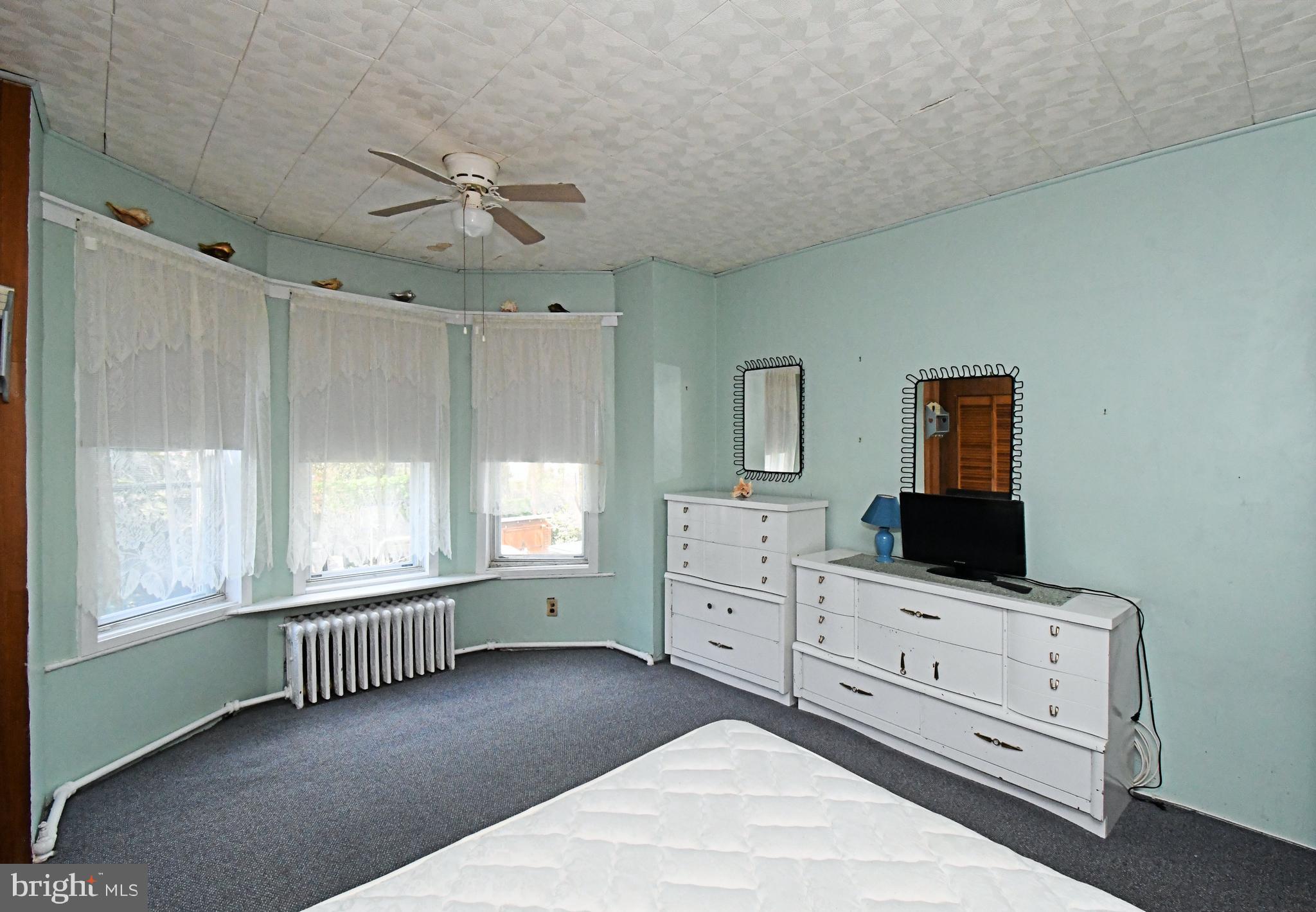 ROXBOROUGH - Residential