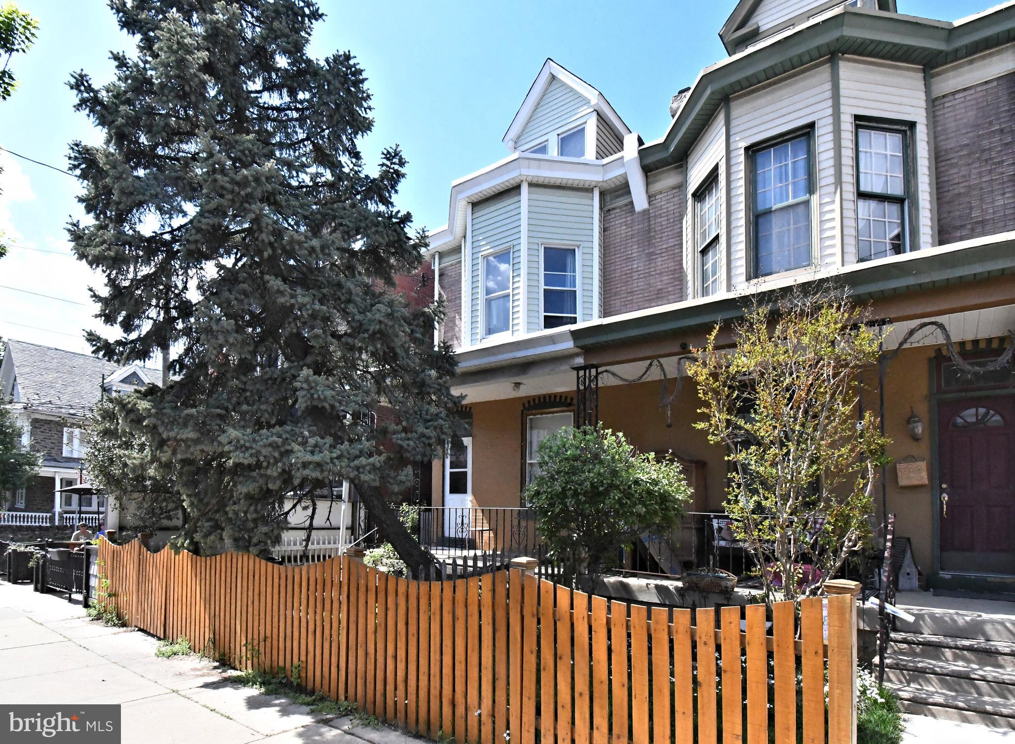 ROXBOROUGH - Residential